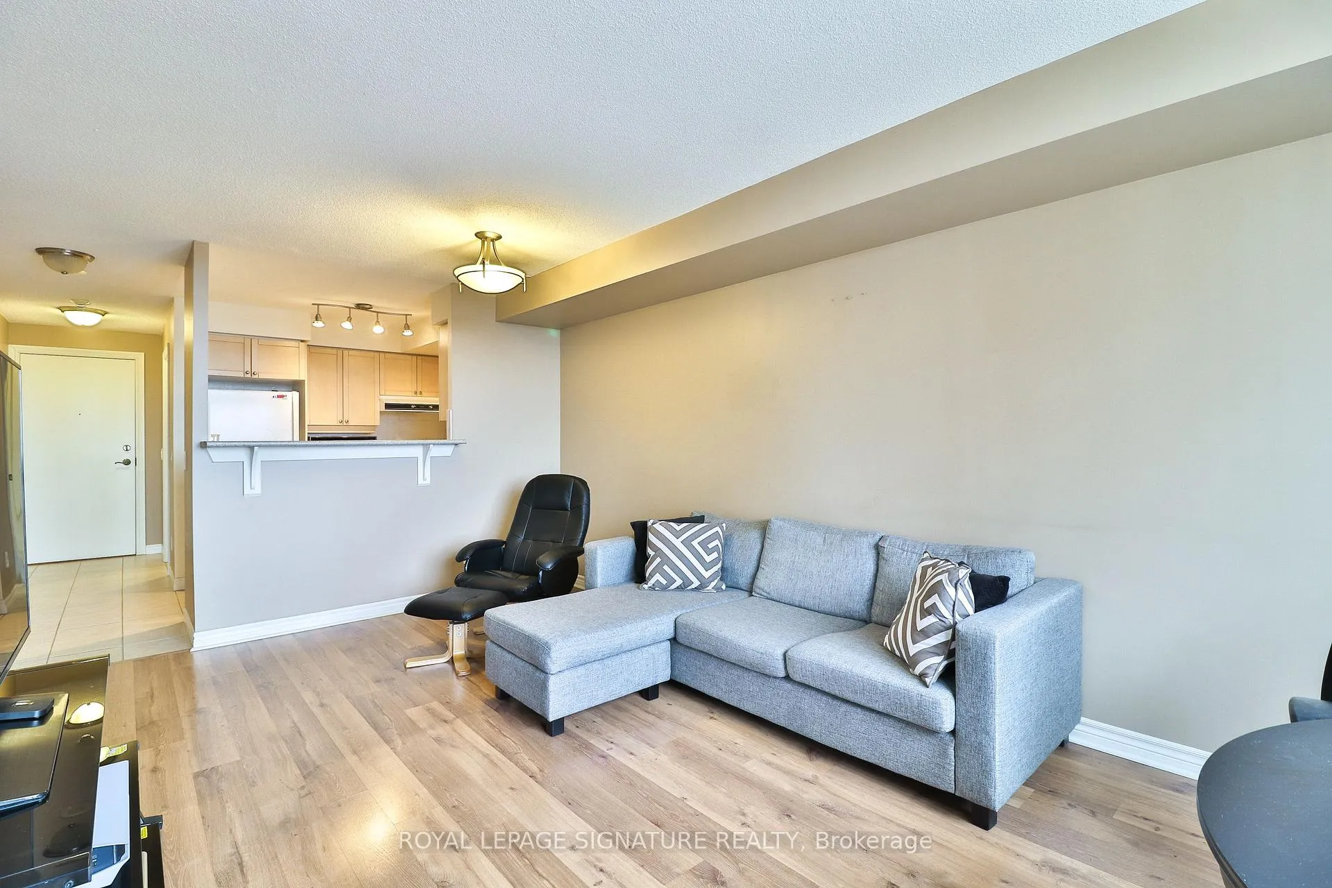 Photo 13 of Unit 2021, 700 Humberwood Boulevard, Etobicoke, West Humber-Clairville — HOMEH
