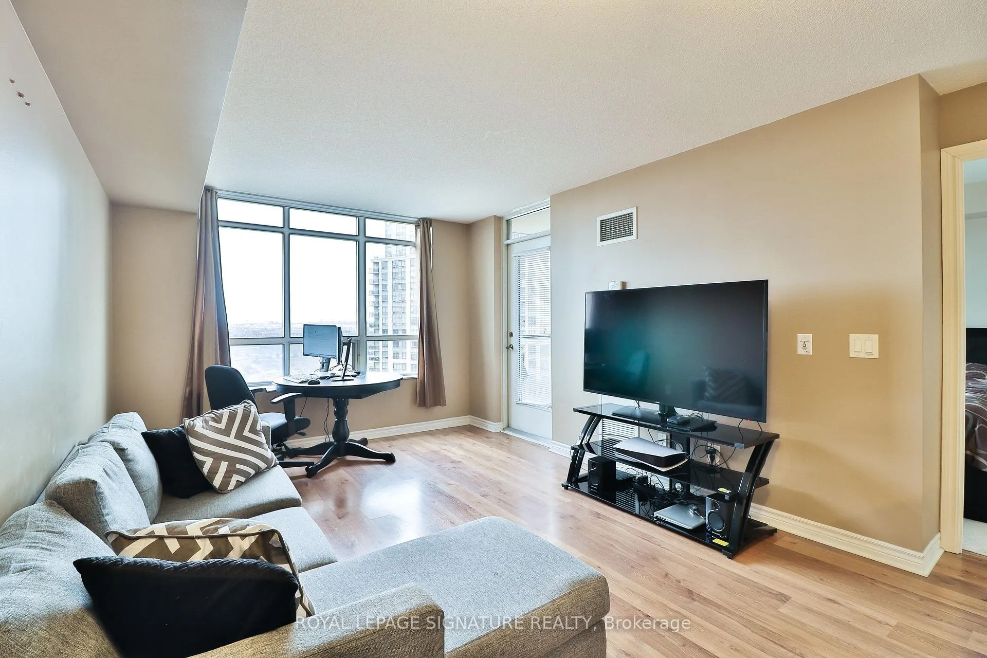 Photo 15 of Unit 2021, 700 Humberwood Boulevard, Etobicoke, West Humber-Clairville — HOMEH
