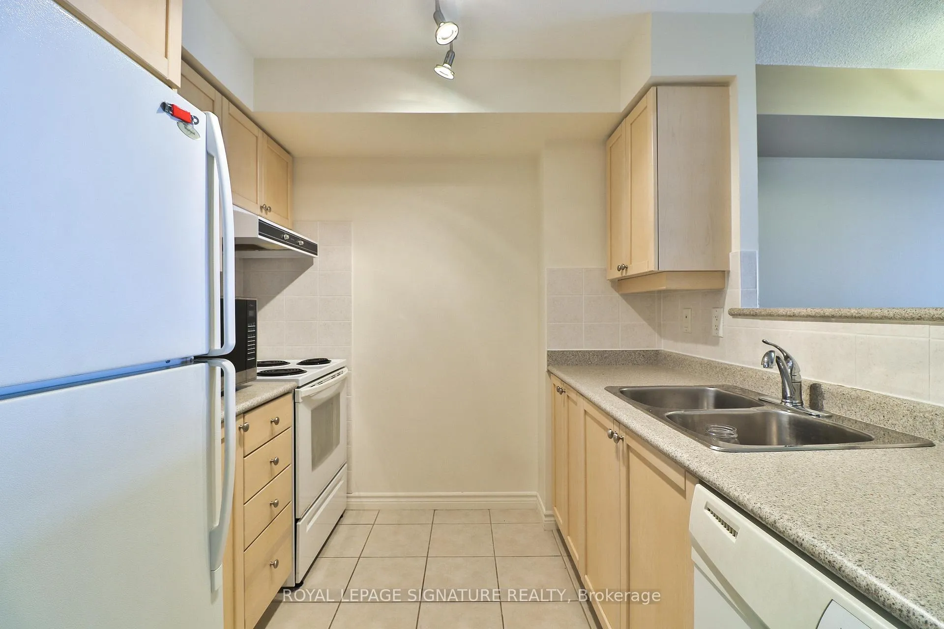 Photo 18 of Unit 2021, 700 Humberwood Boulevard, Etobicoke, West Humber-Clairville — HOMEH