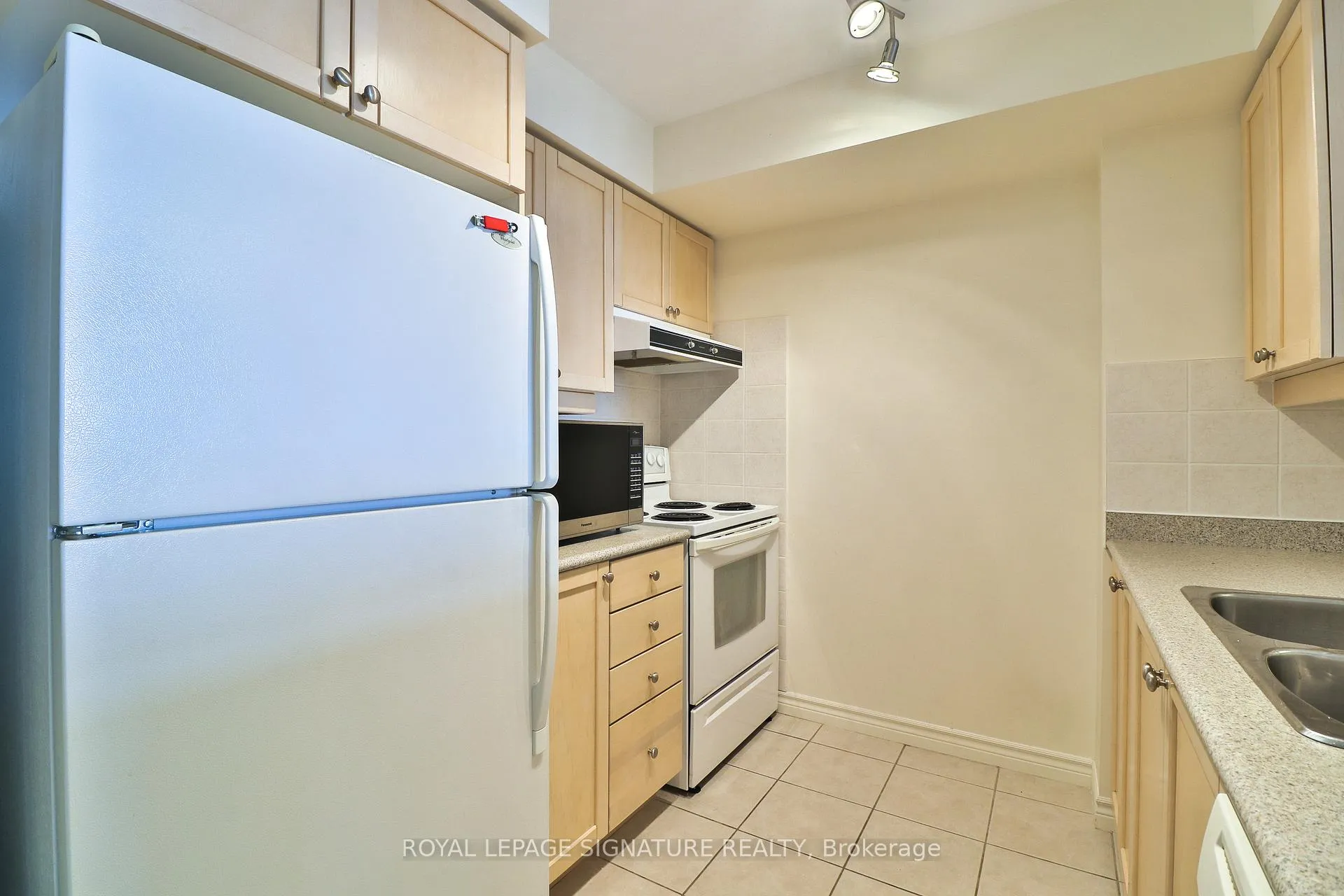 Photo 19 of Unit 2021, 700 Humberwood Boulevard, Etobicoke, West Humber-Clairville — HOMEH