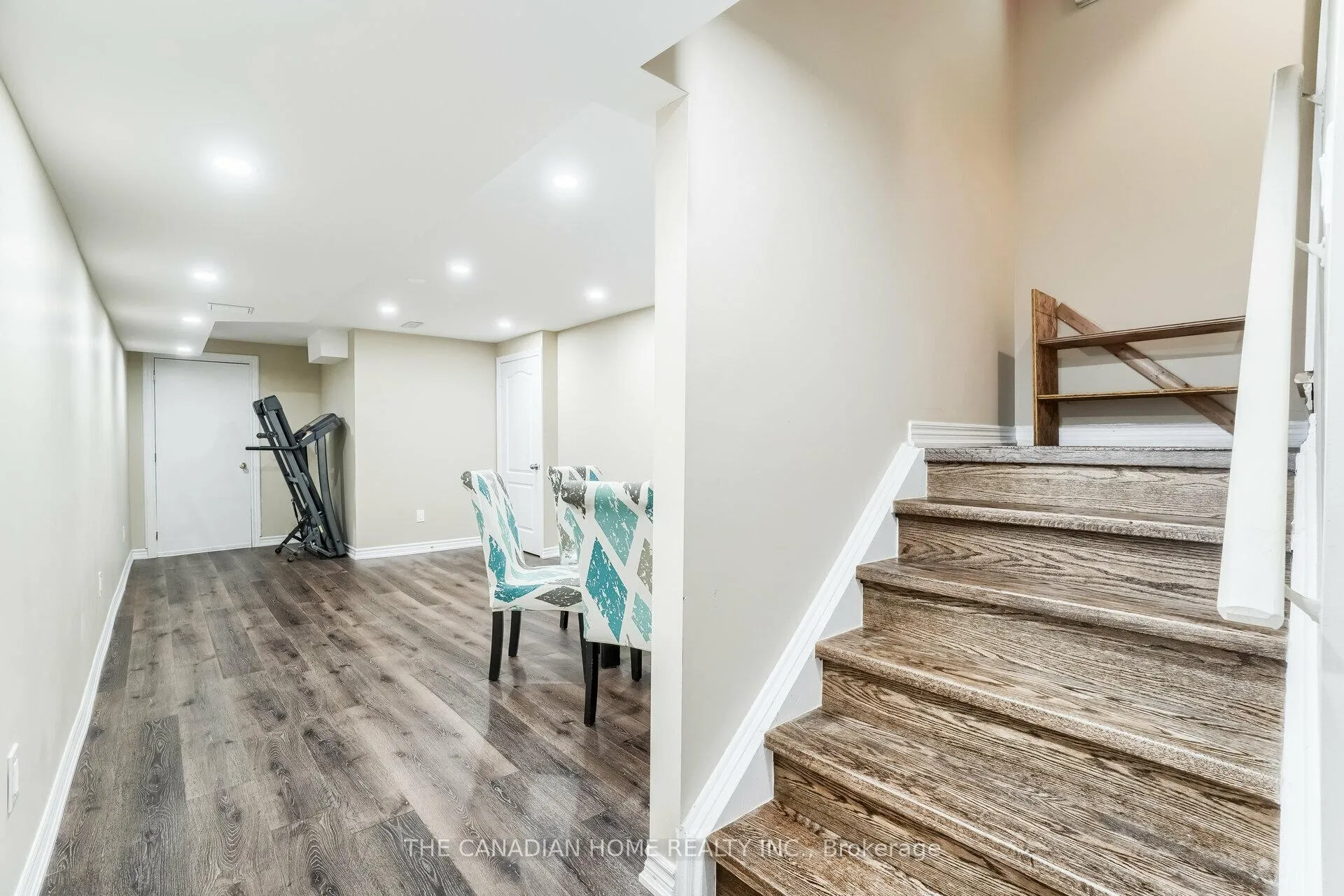 Photo 5 of Unit (Bsmnt), 92 Maddybeth Crescent, Brampton, Brampton West — HOMEH