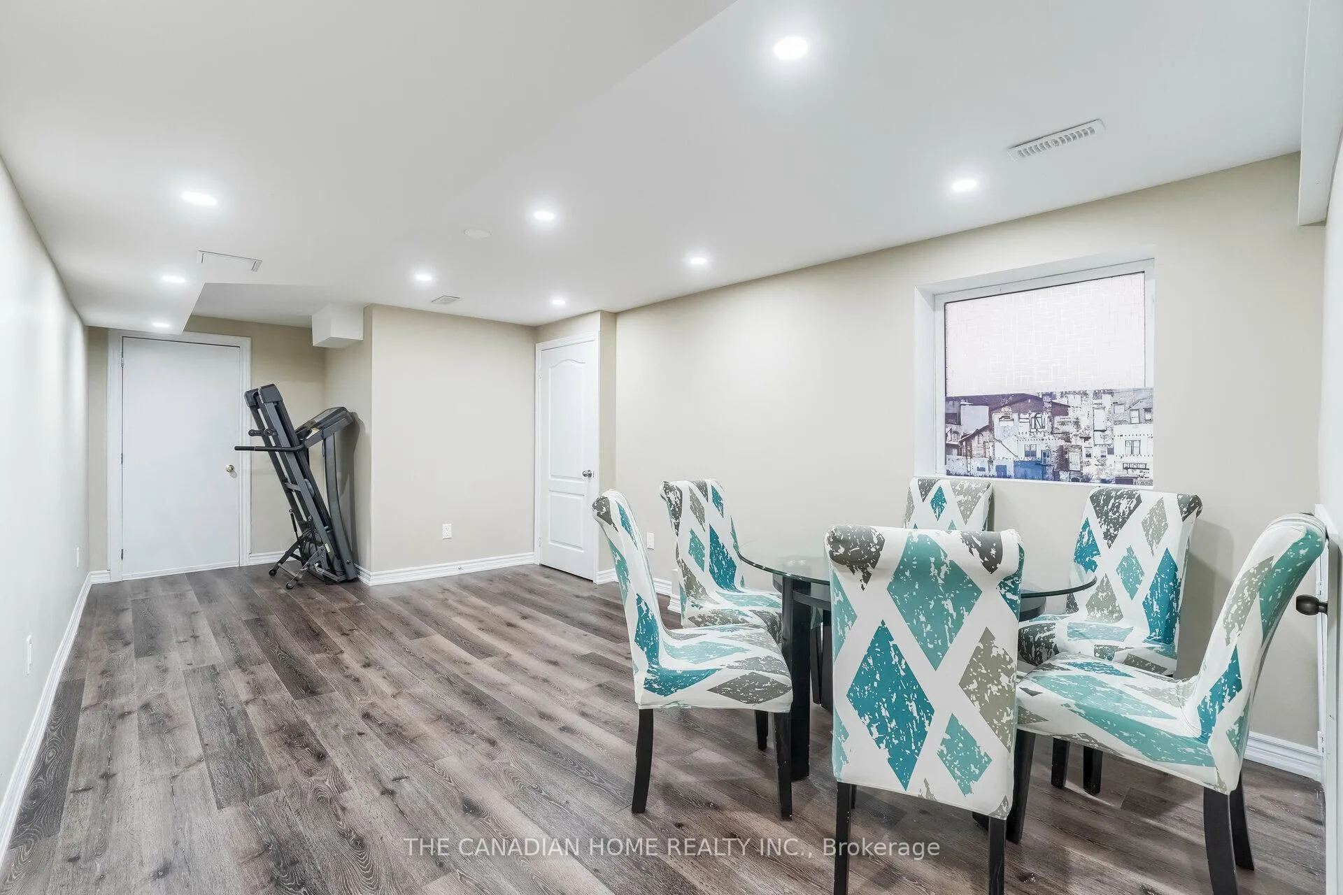 Photo 6 of Unit (Bsmnt), 92 Maddybeth Crescent, Brampton, Brampton West — HOMEH