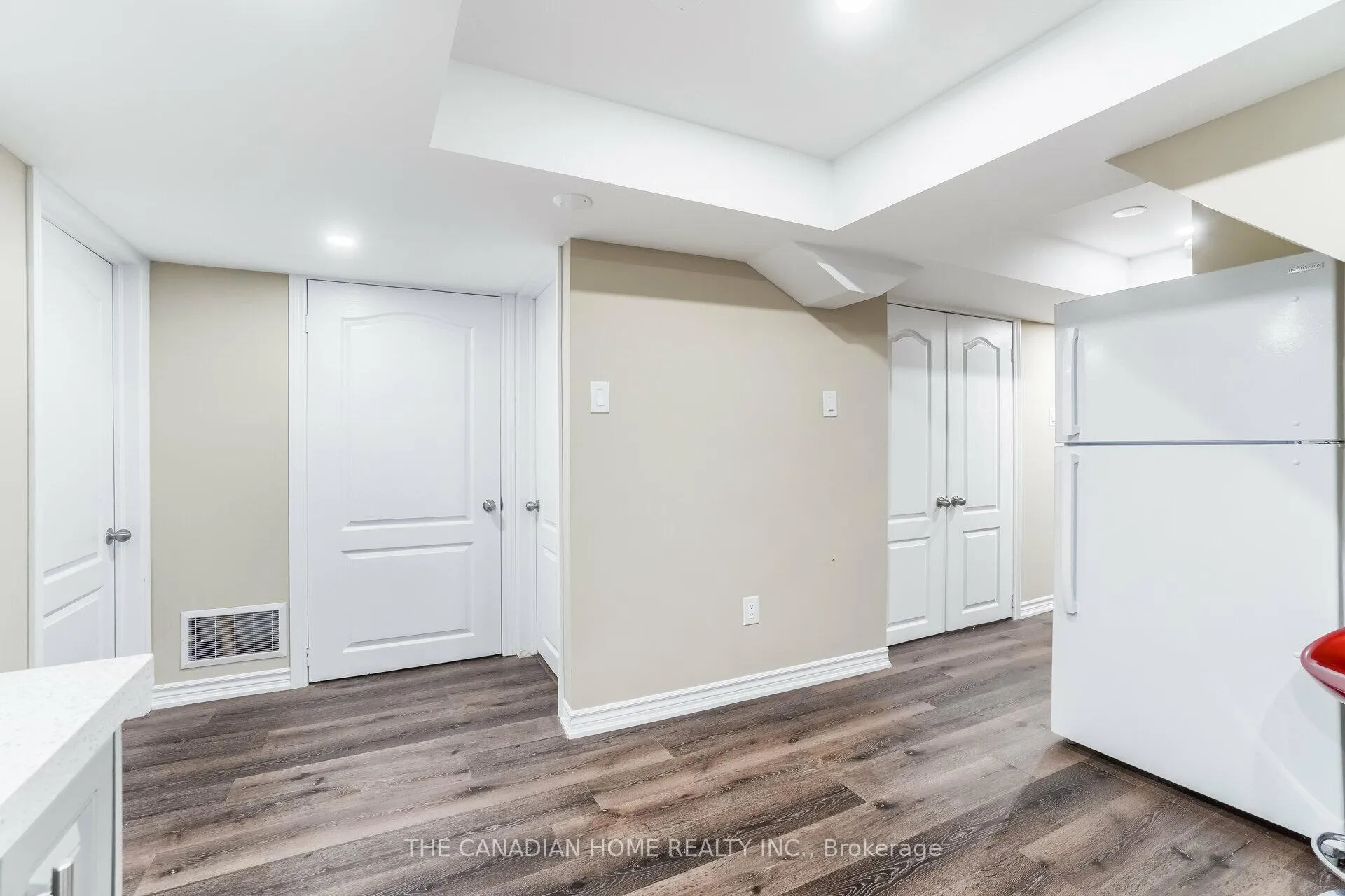 Photo 10 of Unit (Bsmnt), 92 Maddybeth Crescent, Brampton, Brampton West — HOMEH
