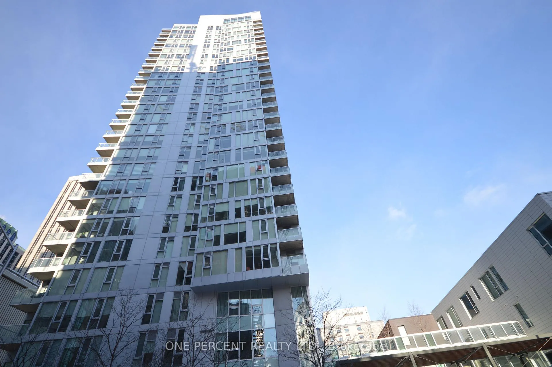 Front of Unit 909, 179 Metcalfe Street