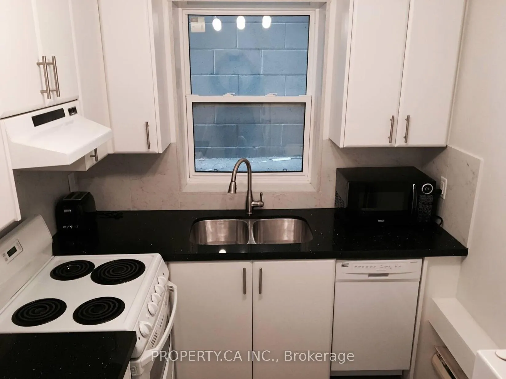 Photo 7 of 882 Broadview Avenue, Toronto, Playter Estates-Danforth — HOMEH