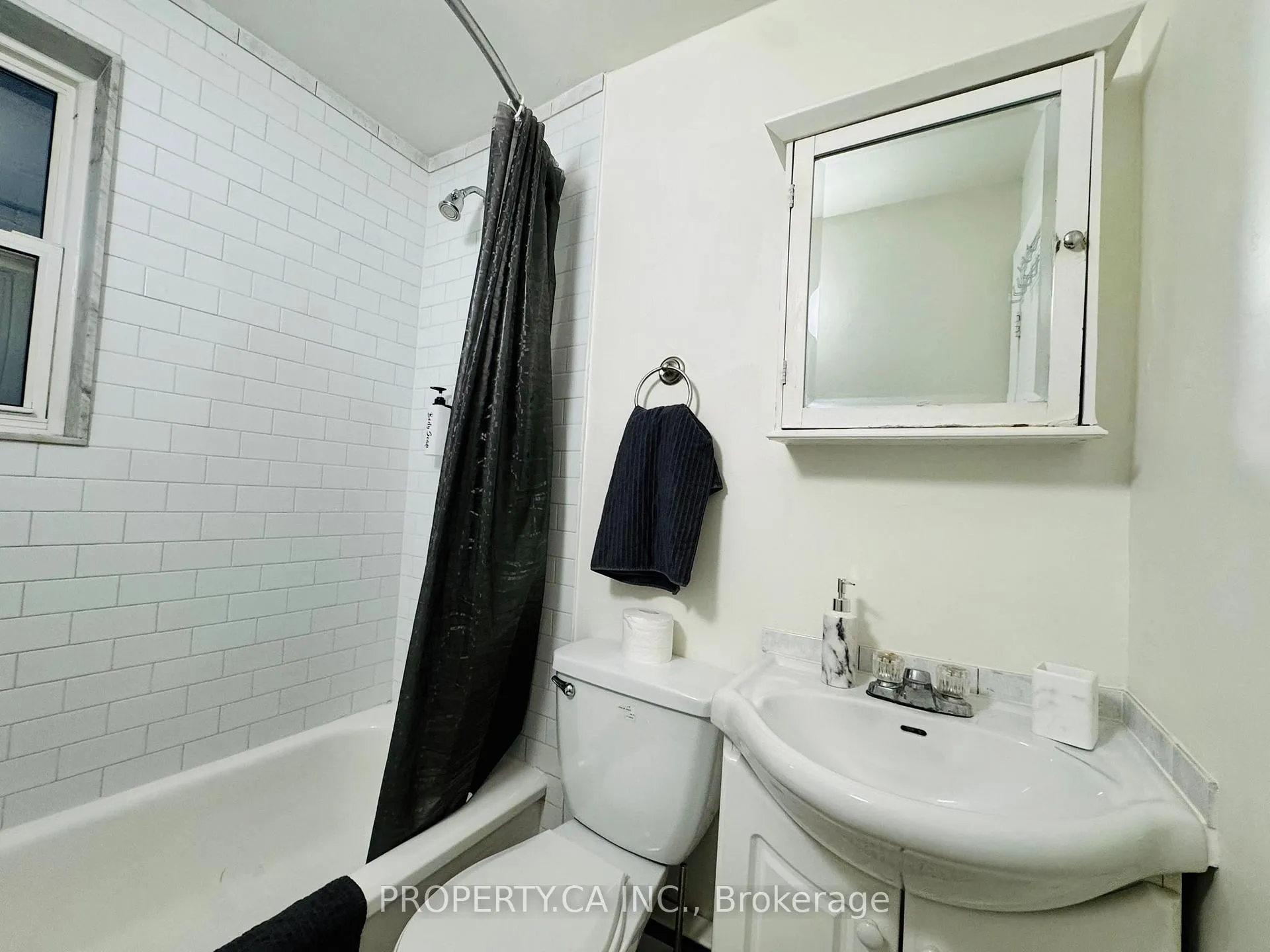 Photo 28 of 882 Broadview Avenue, Toronto, Playter Estates-Danforth — HOMEH