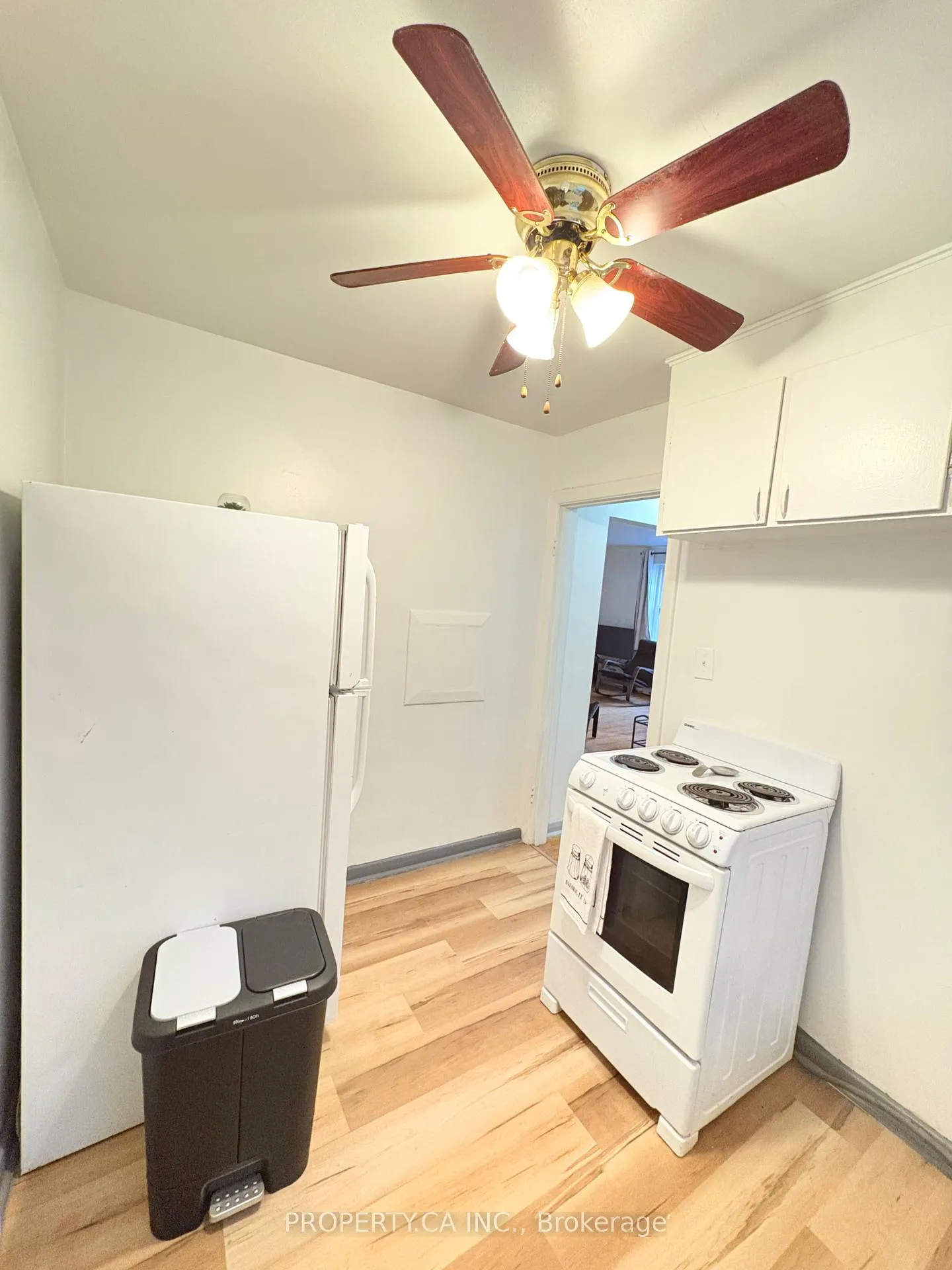 Photo 32 of 882 Broadview Avenue, Toronto, Playter Estates-Danforth — HOMEH