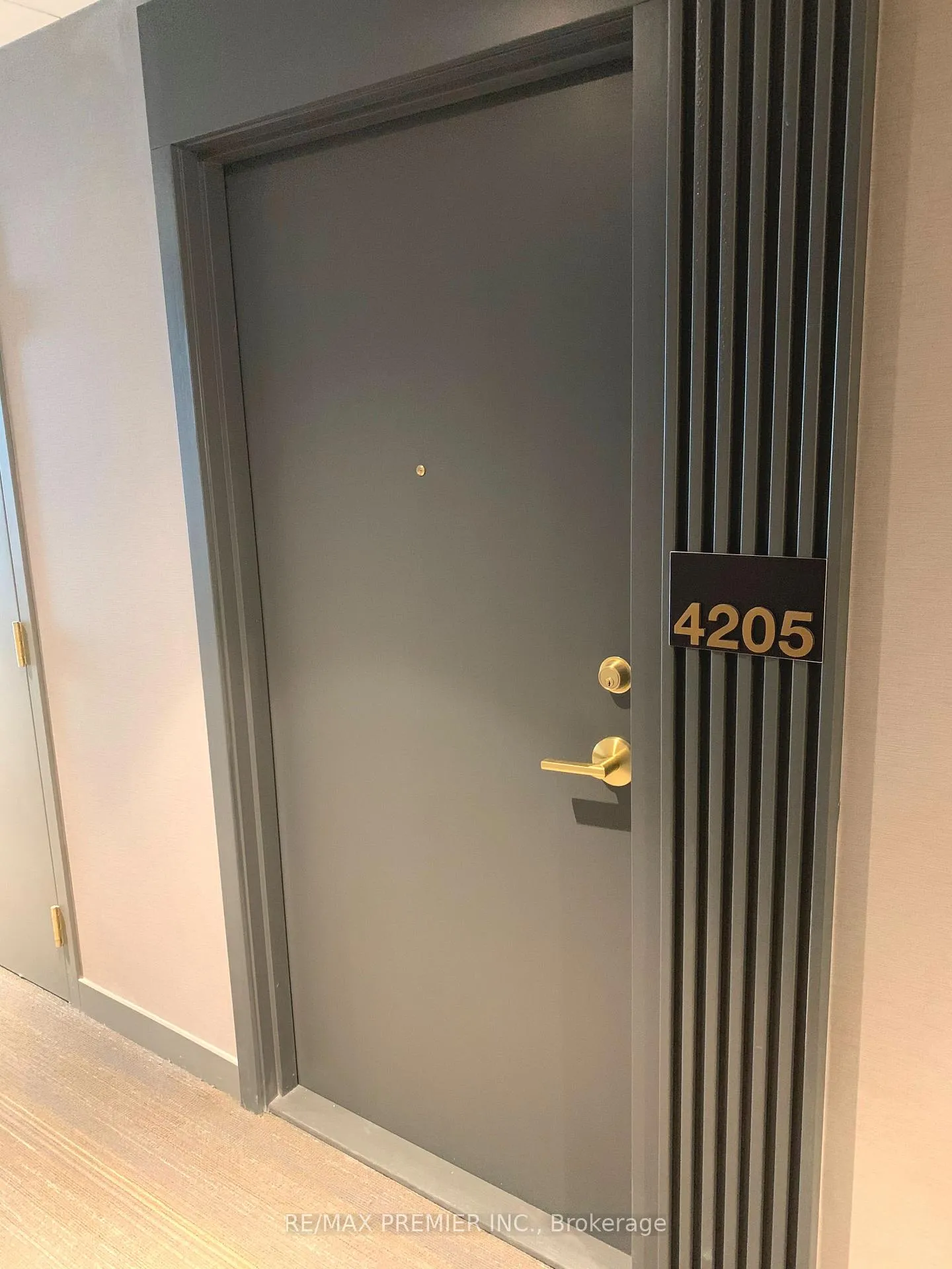 Photo 3 of Unit 4205, 898 Portage Parkway, Vaughan, Vaughan Corporate Centre — HOMEH