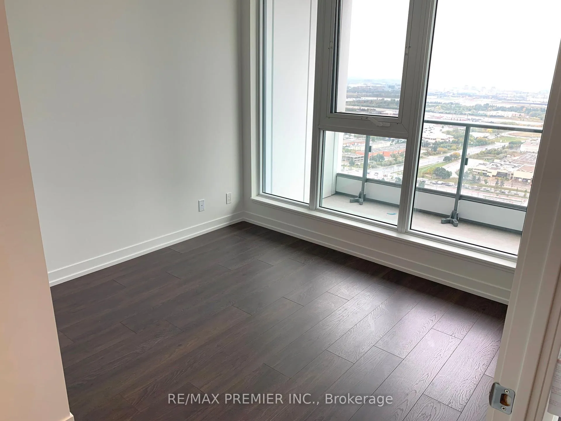 Photo 11 of Unit 4205, 898 Portage Parkway, Vaughan, Vaughan Corporate Centre — HOMEH