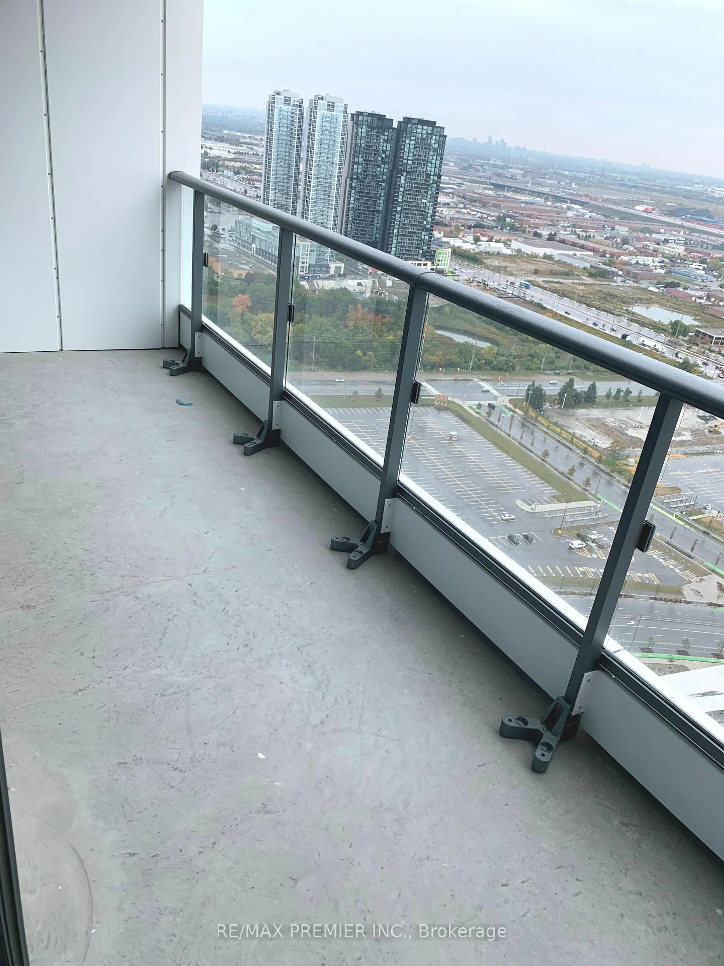 Photo 15 of Unit 4205, 898 Portage Parkway, Vaughan, Vaughan Corporate Centre — HOMEH