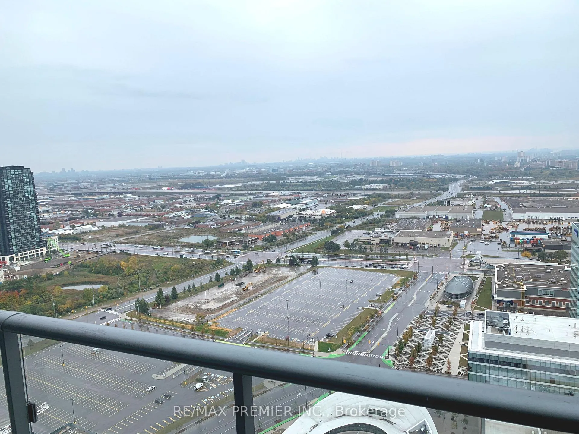 Photo 17 of Unit 4205, 898 Portage Parkway, Vaughan, Vaughan Corporate Centre — HOMEH