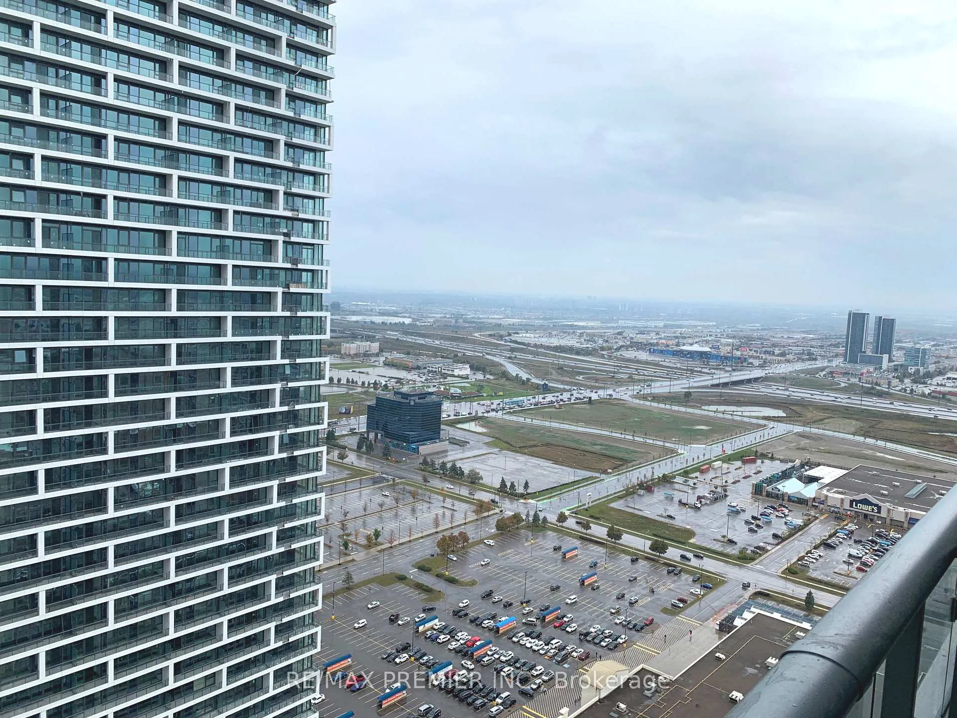 Photo 19 of Unit 4205, 898 Portage Parkway, Vaughan, Vaughan Corporate Centre — HOMEH