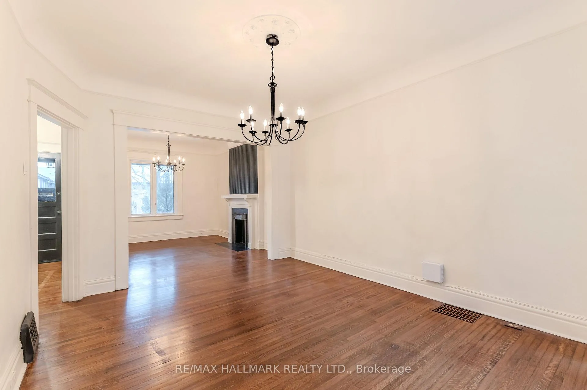 Photo 14 of 653 Logan Avenue, Toronto, North Riverdale — HOMEH