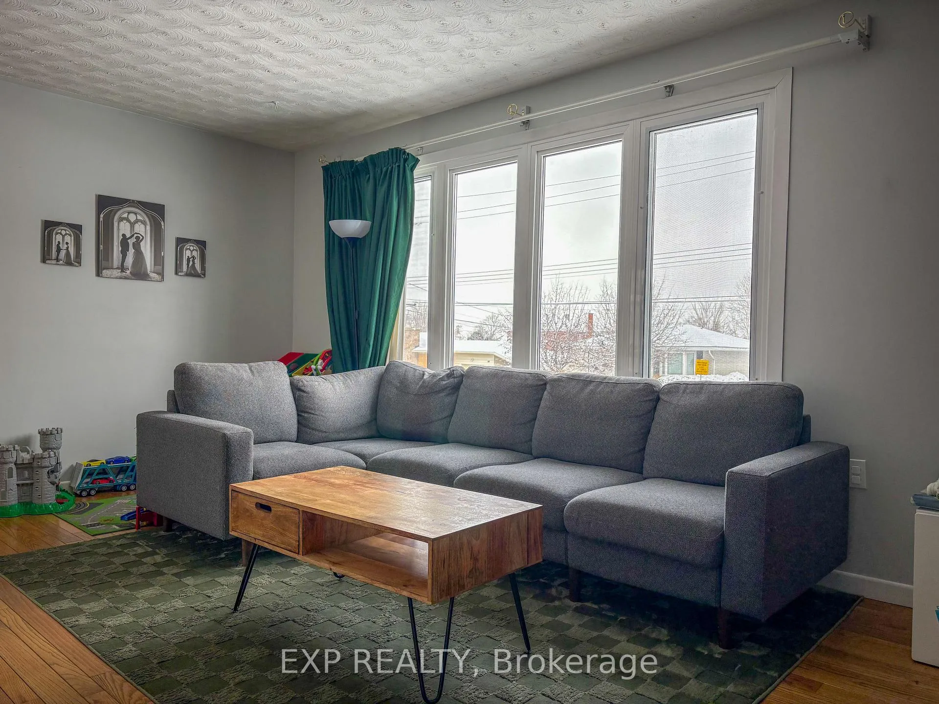 Photo 7 of 934 Raglan Street S, Renfrew — HOMEH