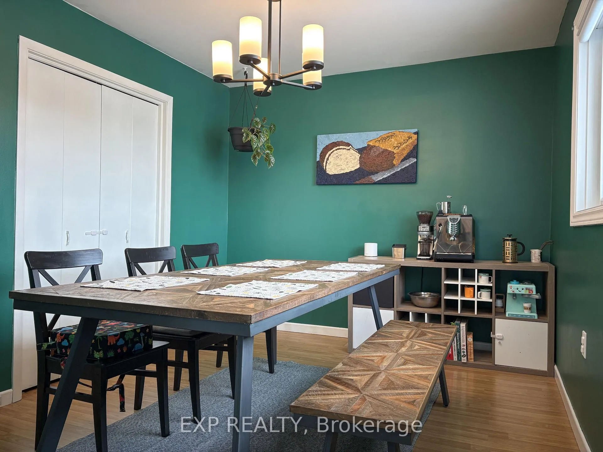 Photo 9 of 934 Raglan Street S, Renfrew — HOMEH