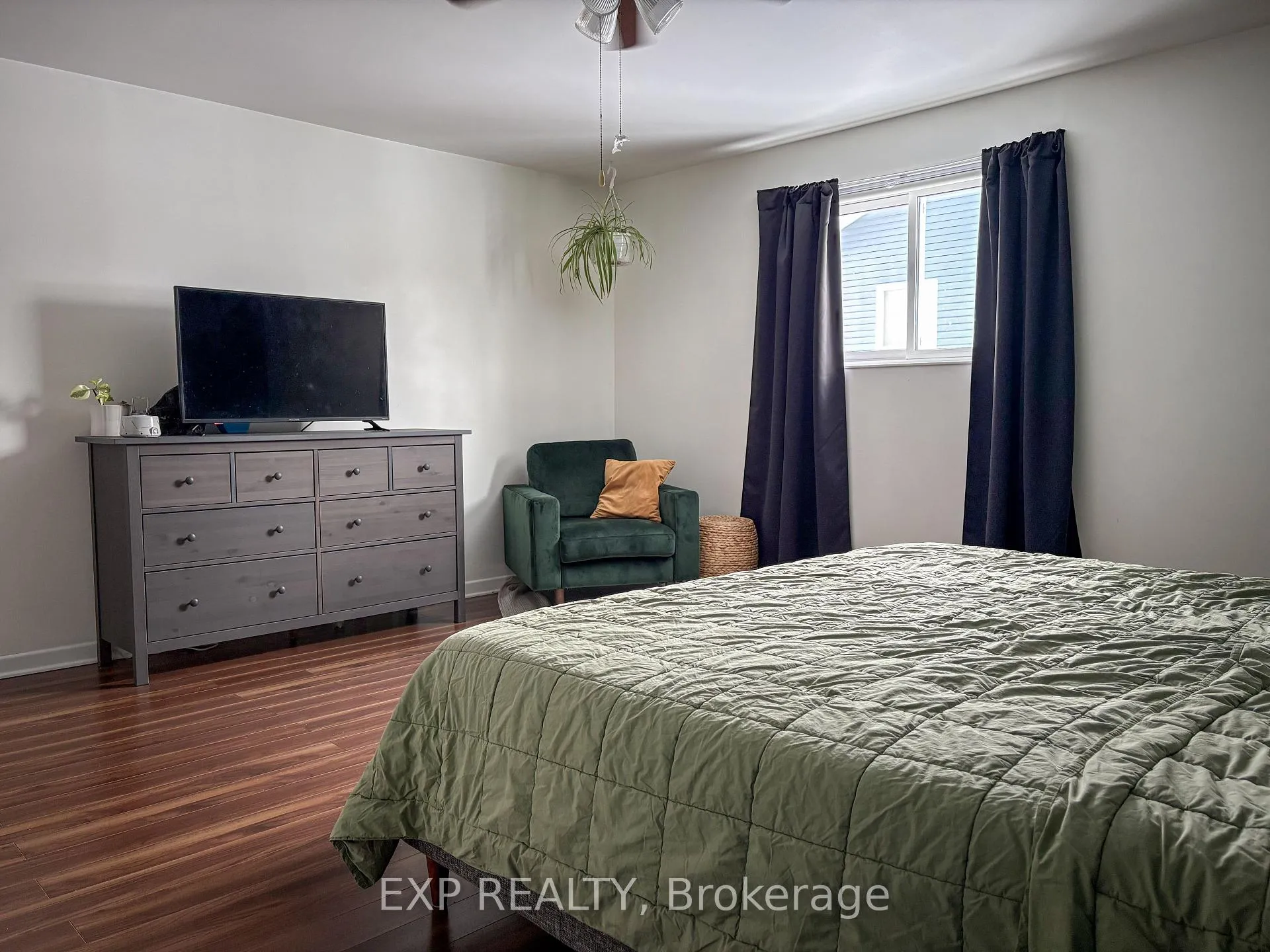 Photo 16 of 934 Raglan Street S, Renfrew — HOMEH
