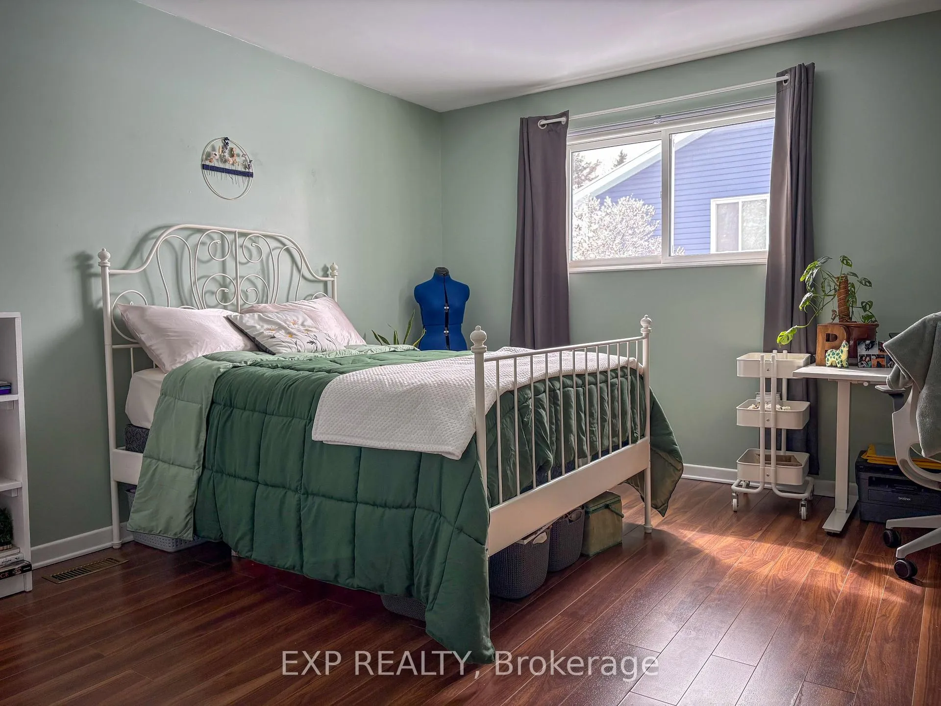 Photo 21 of 934 Raglan Street S, Renfrew — HOMEH