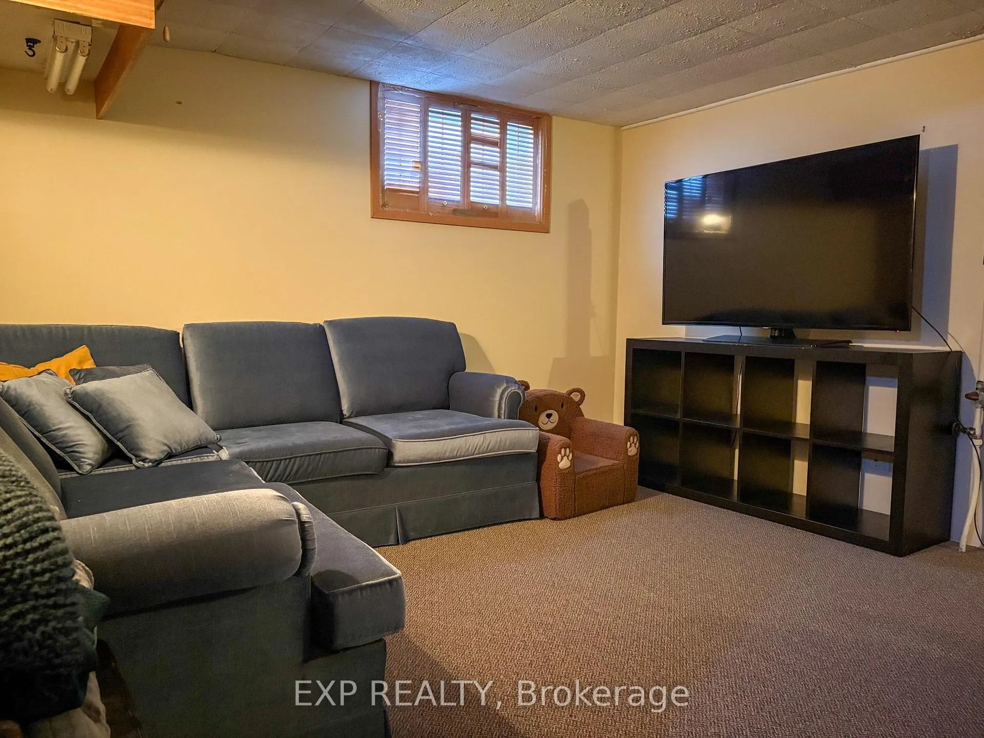 Photo 23 of 934 Raglan Street S, Renfrew — HOMEH