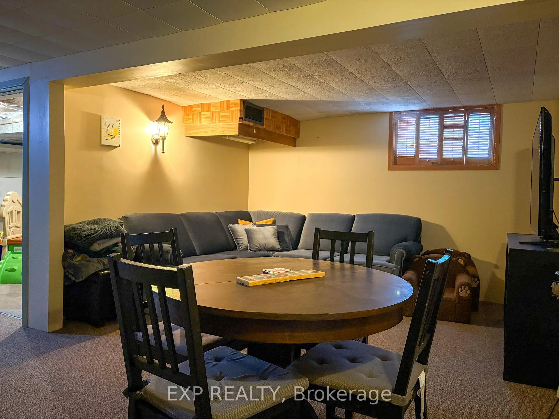 Photo 24 of 934 Raglan Street S, Renfrew — HOMEH