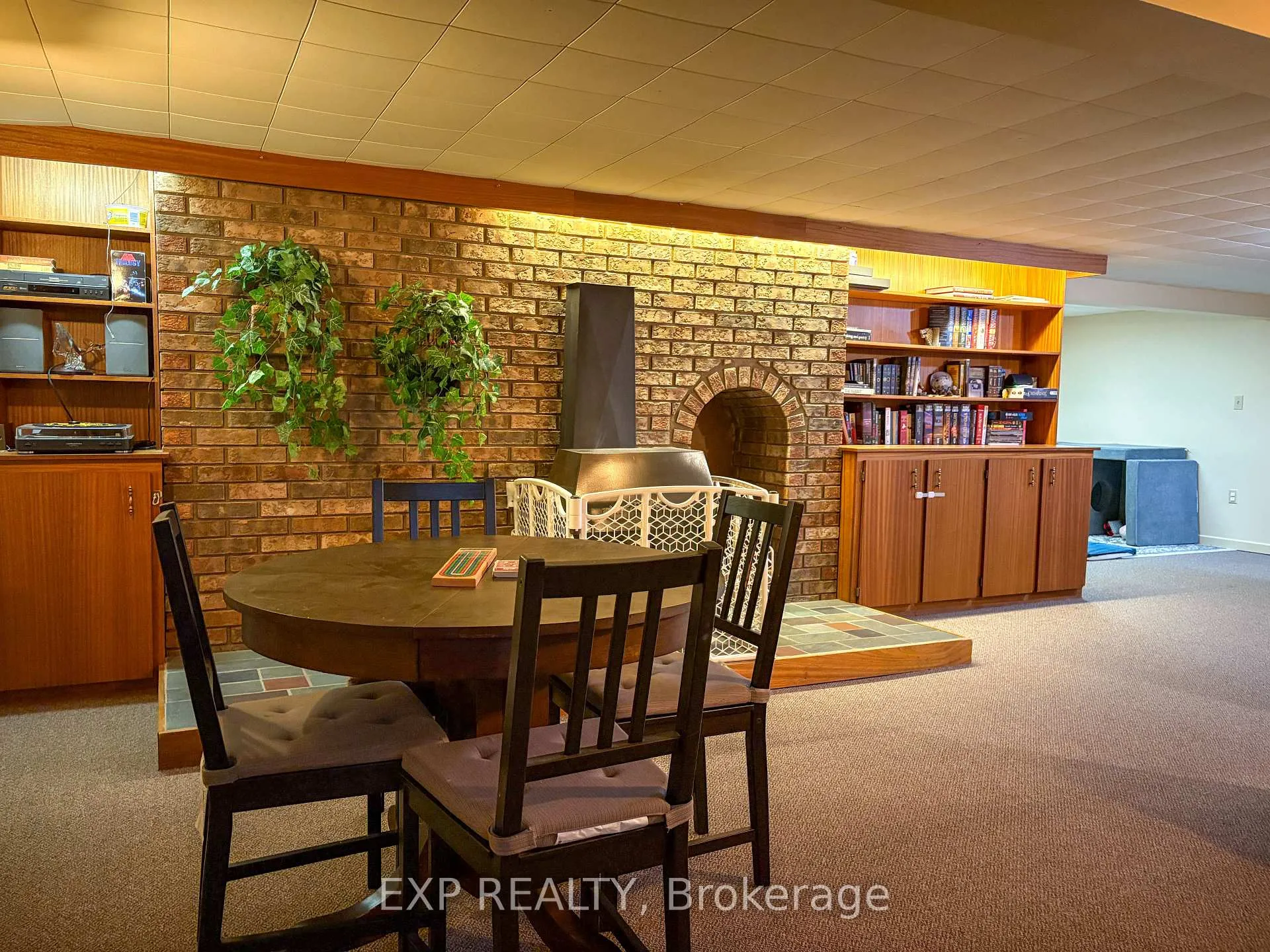 Photo 25 of 934 Raglan Street S, Renfrew — HOMEH