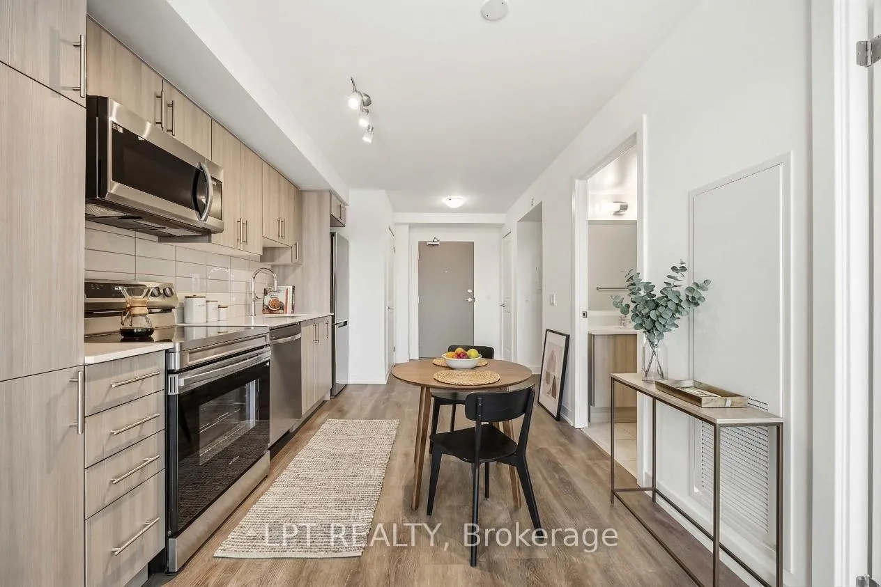 Photo 4 of Unit 304, 1010 Sandy Beach Road, Pickering, Bay Ridges — HOMEH