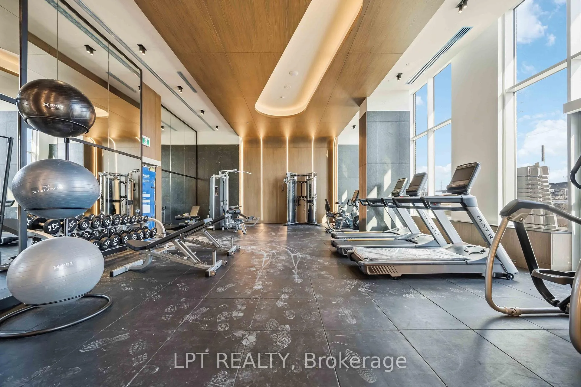 Photo 14 of Unit 304, 1010 Sandy Beach Road, Pickering, Bay Ridges — HOMEH