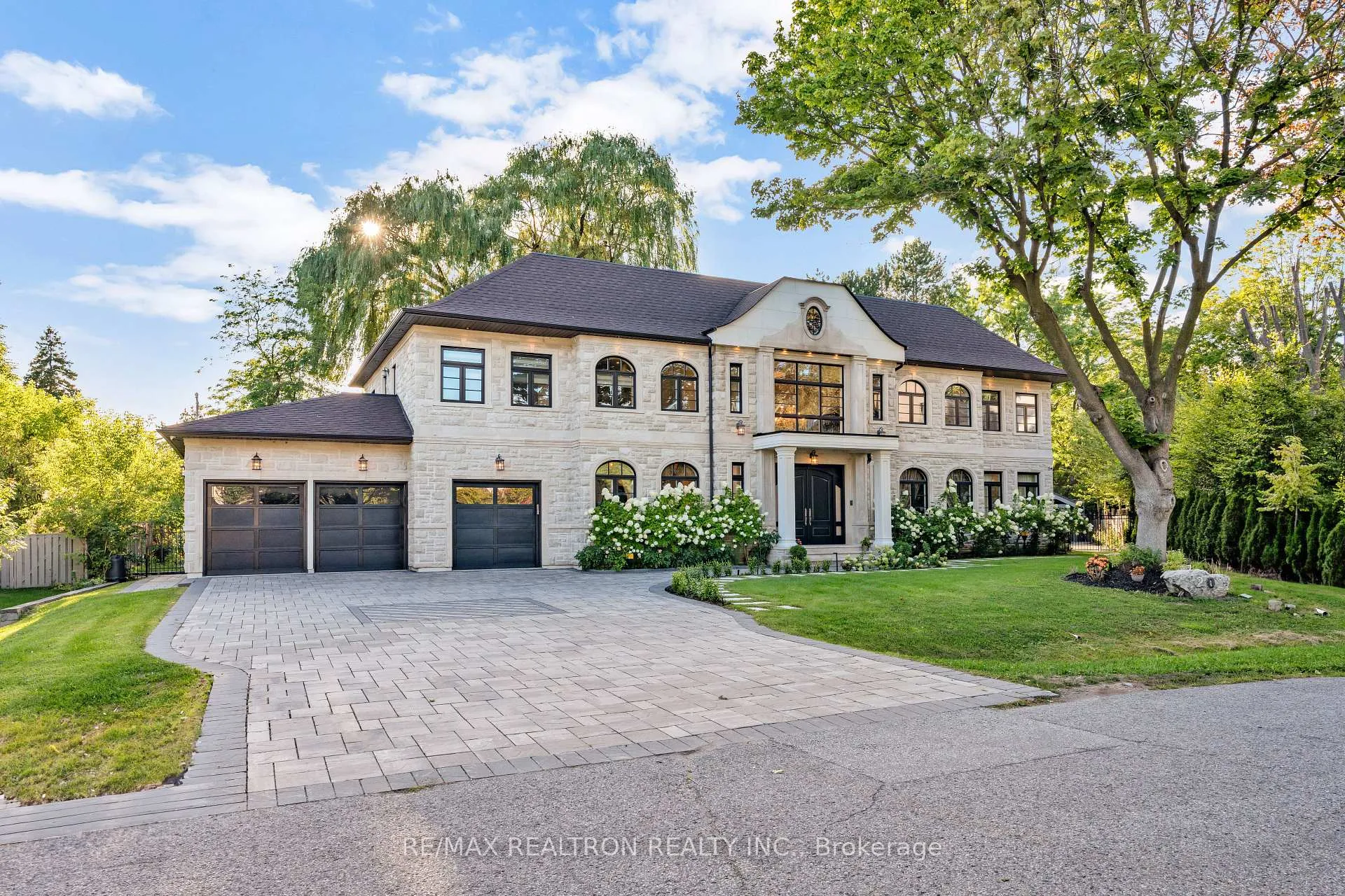Front of 20 Hammok Crescent