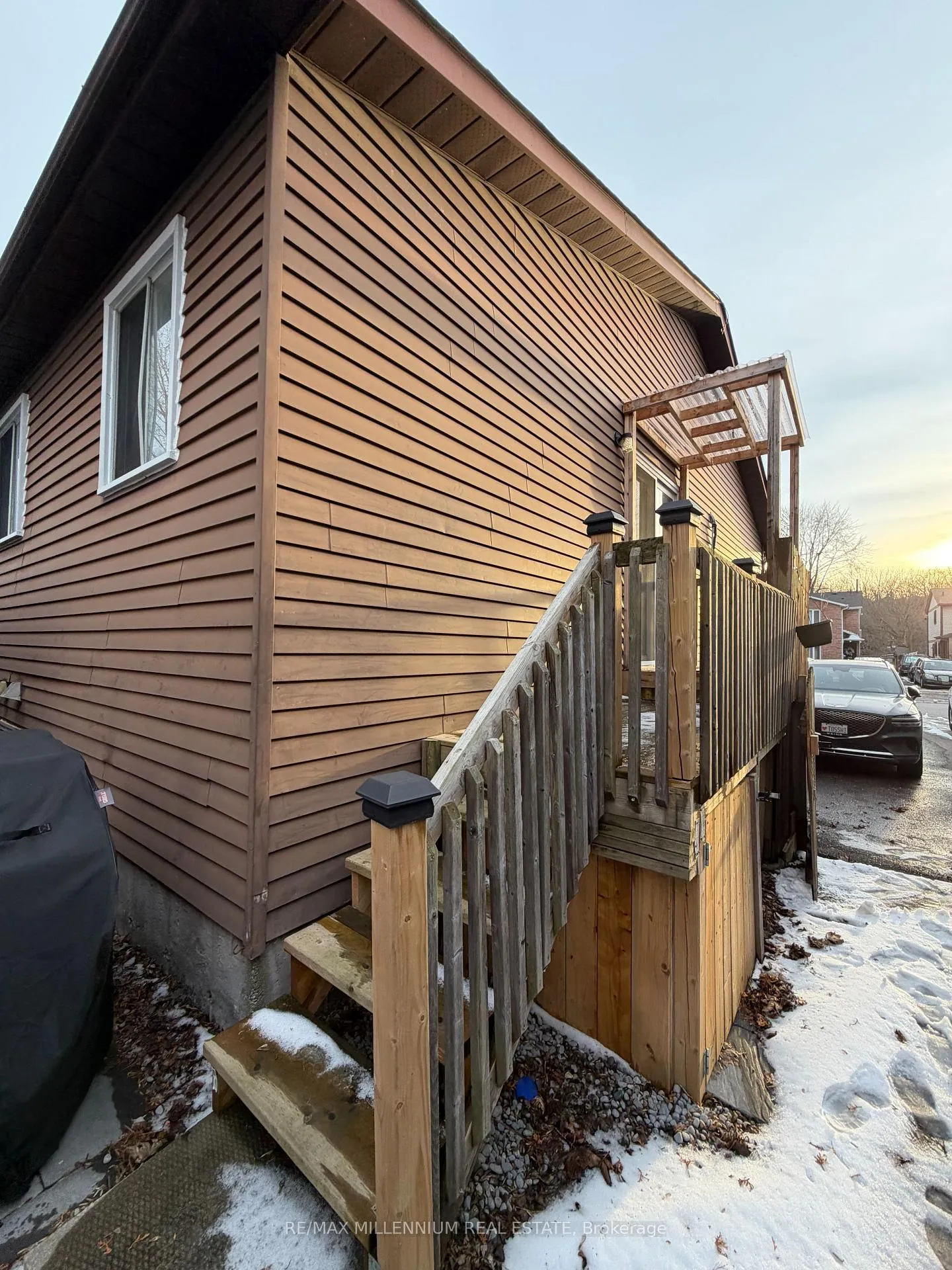 Photo 2 of 145 Londonderry Street, Oshawa, Vanier — HOMEH