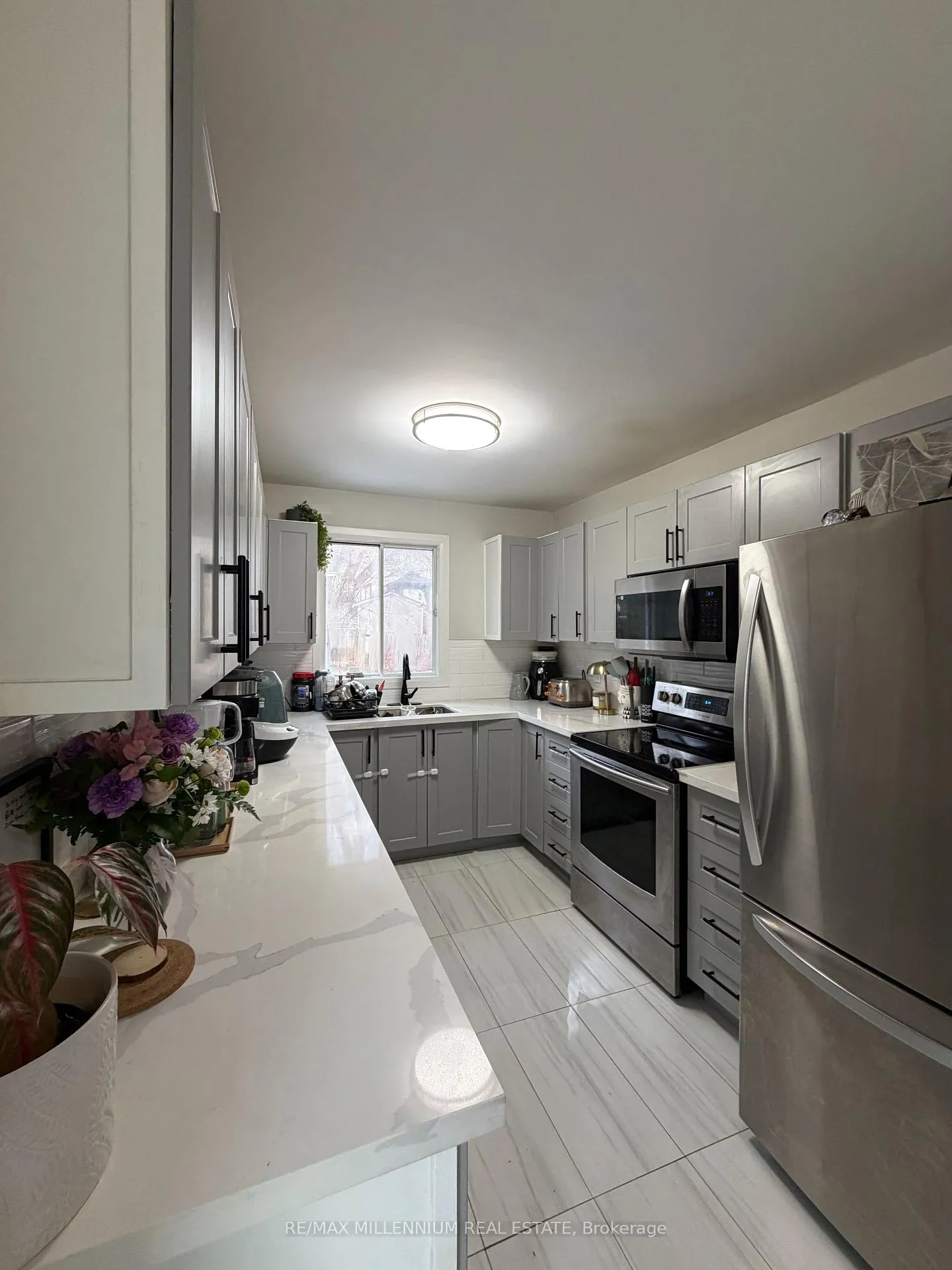 Photo 7 of 145 Londonderry Street, Oshawa, Vanier — HOMEH