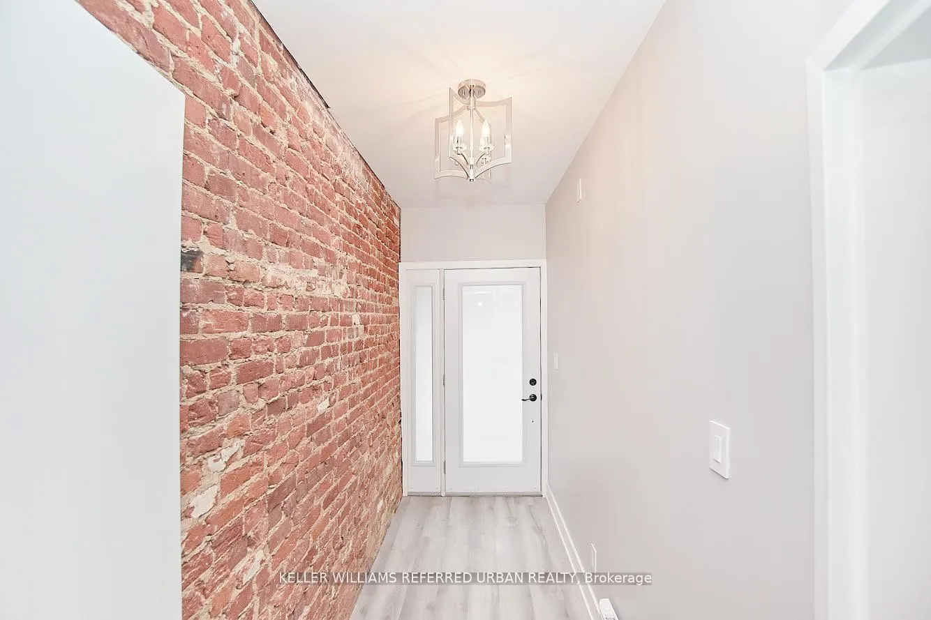Photo 5 of Unit Upper, 911 Dovercourt Road, Toronto, Palmerston-Little Italy — HOMEH