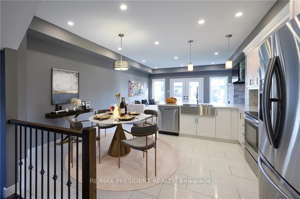 Photo 5 of 212 Weir Street N, Hamilton, Homeside — HOMEH