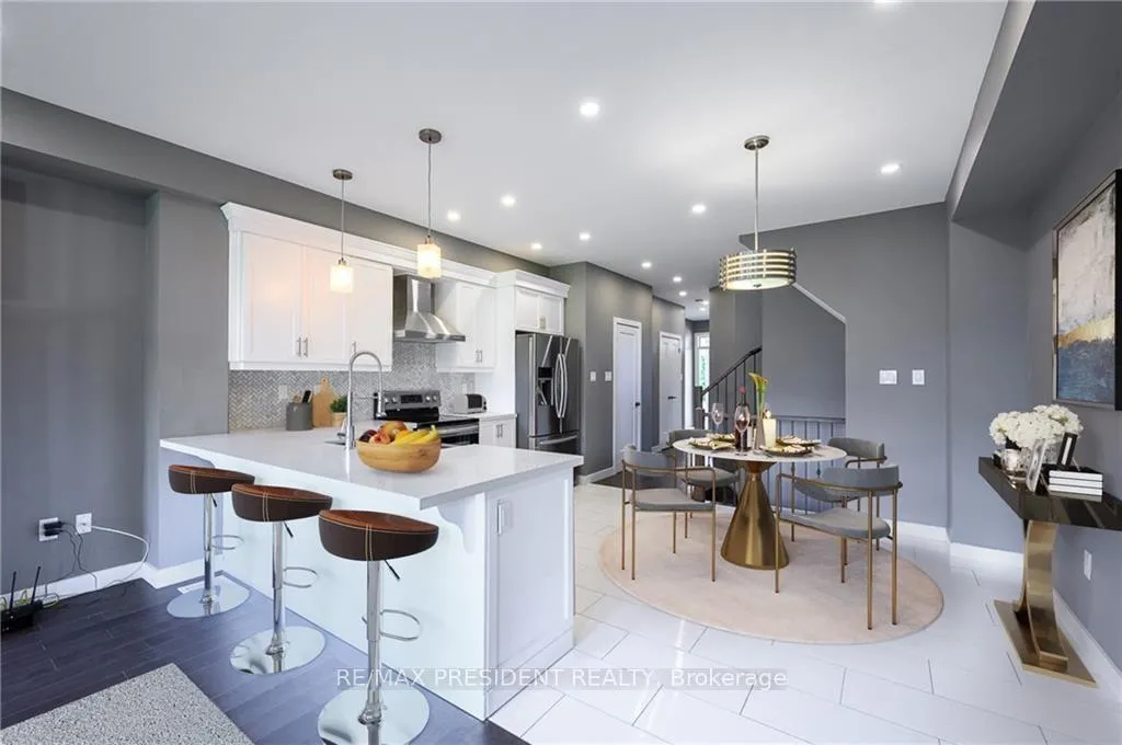 Photo 6 of 212 Weir Street N, Hamilton, Homeside — HOMEH