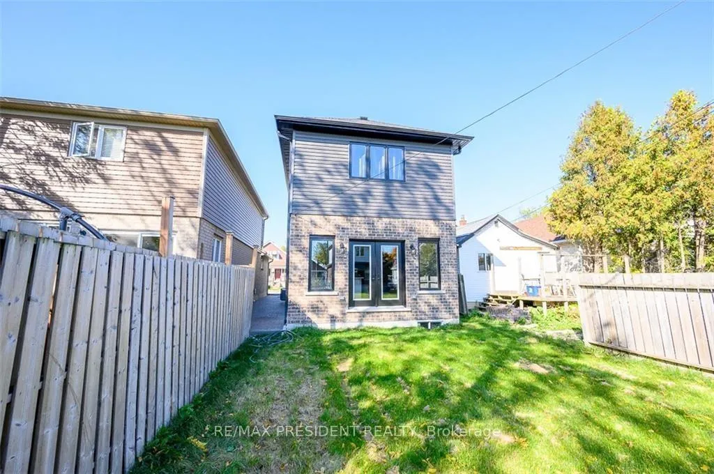Photo 22 of 212 Weir Street N, Hamilton, Homeside — HOMEH