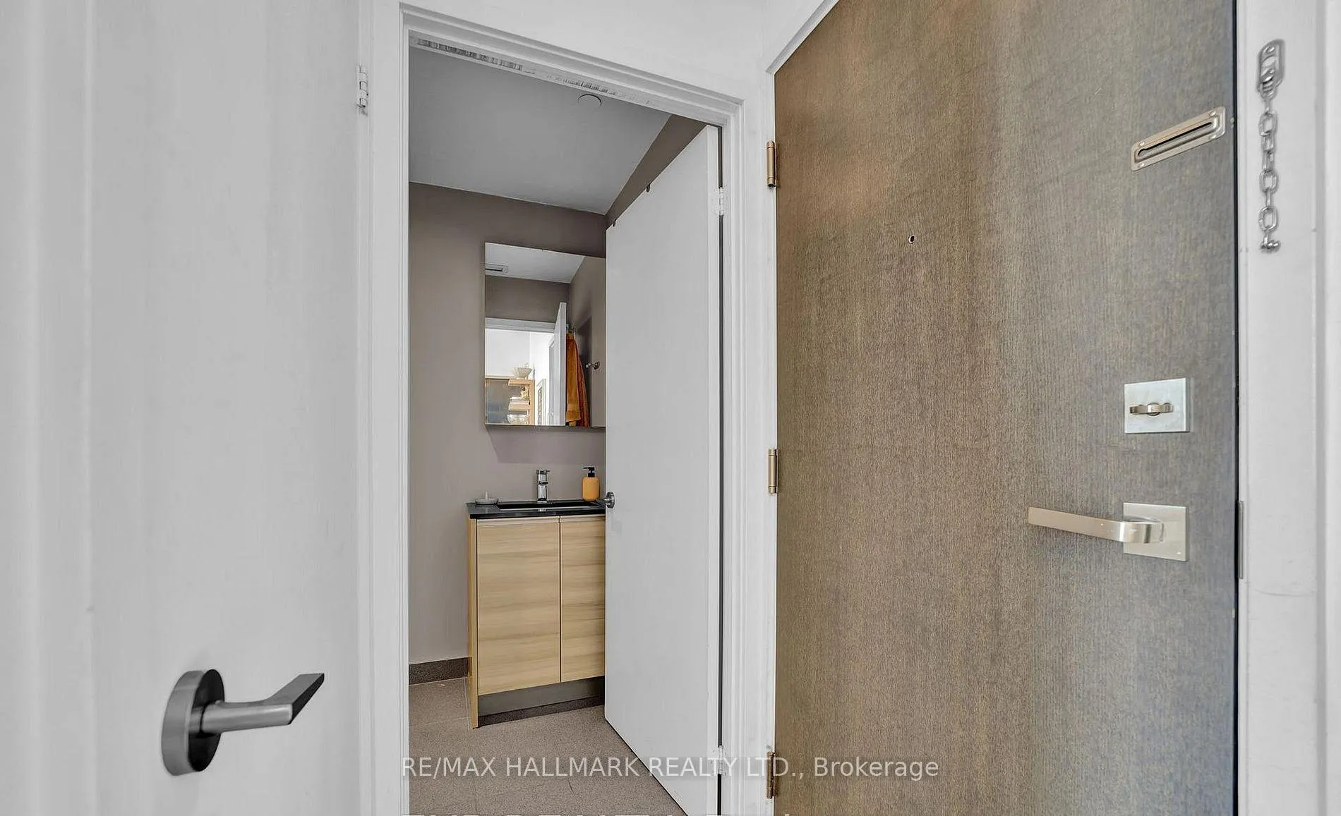 Photo 2 of Unit 804, 1238 Dundas Street E, Toronto, South Riverdale — HOMEH
