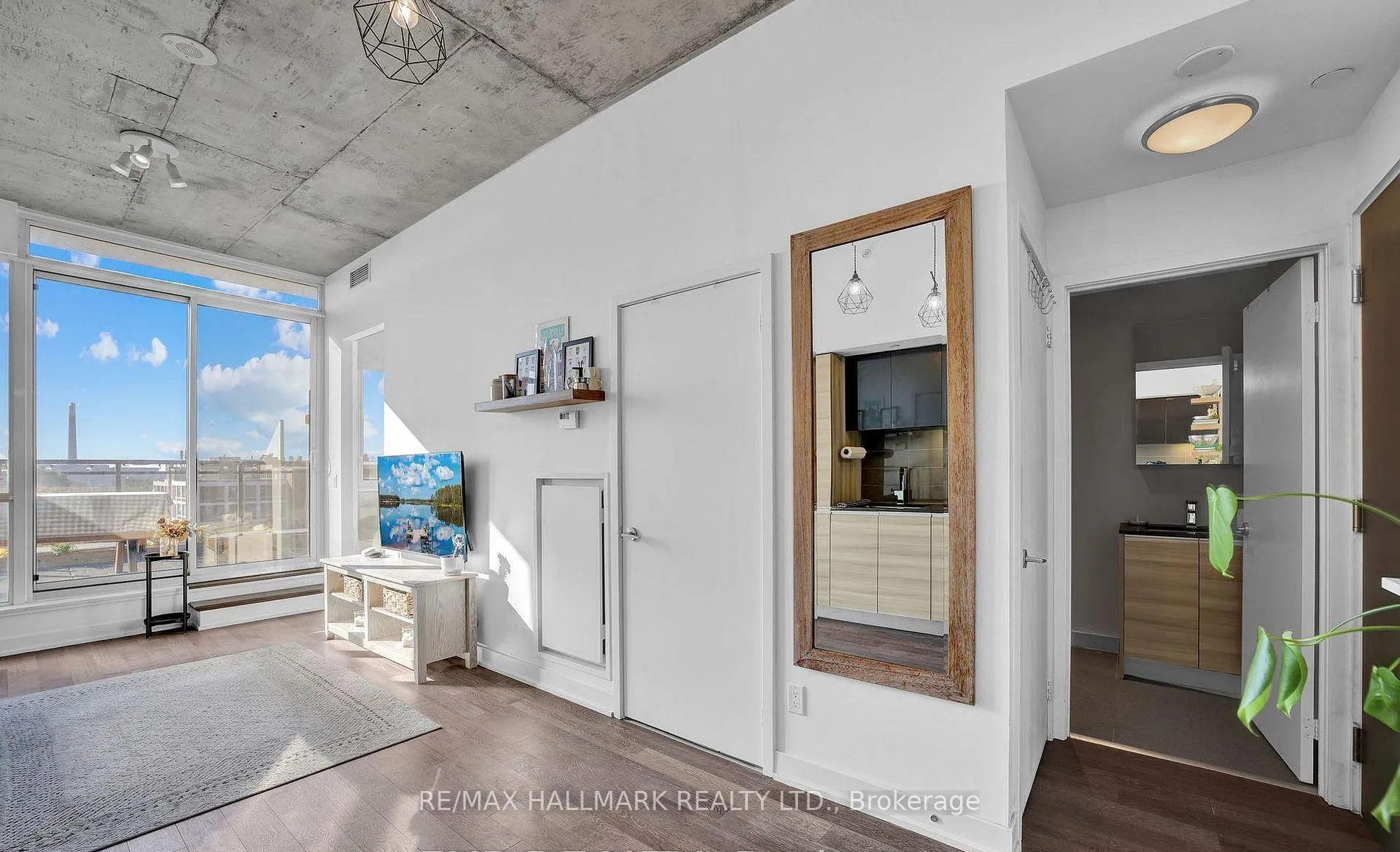 Photo 4 of Unit 804, 1238 Dundas Street E, Toronto, South Riverdale — HOMEH