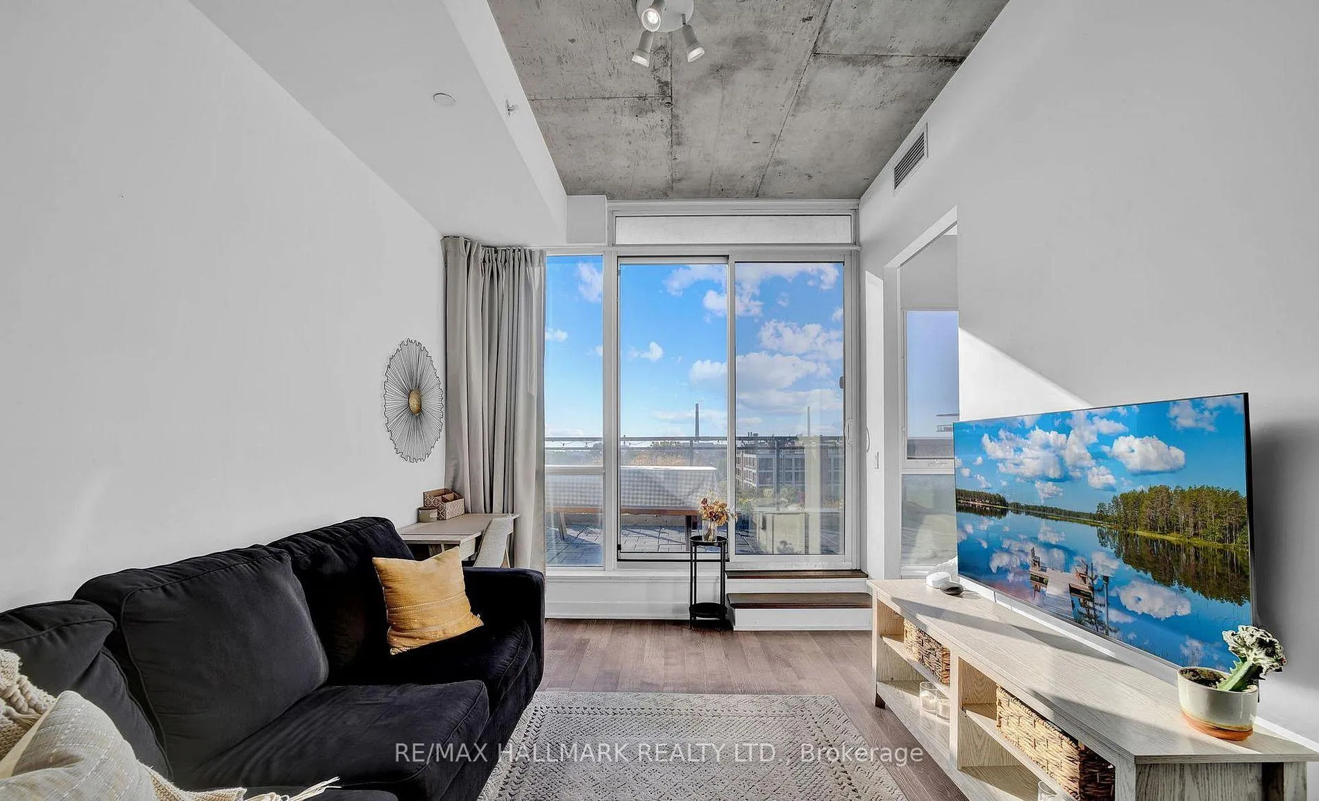 Photo 9 of Unit 804, 1238 Dundas Street E, Toronto, South Riverdale — HOMEH