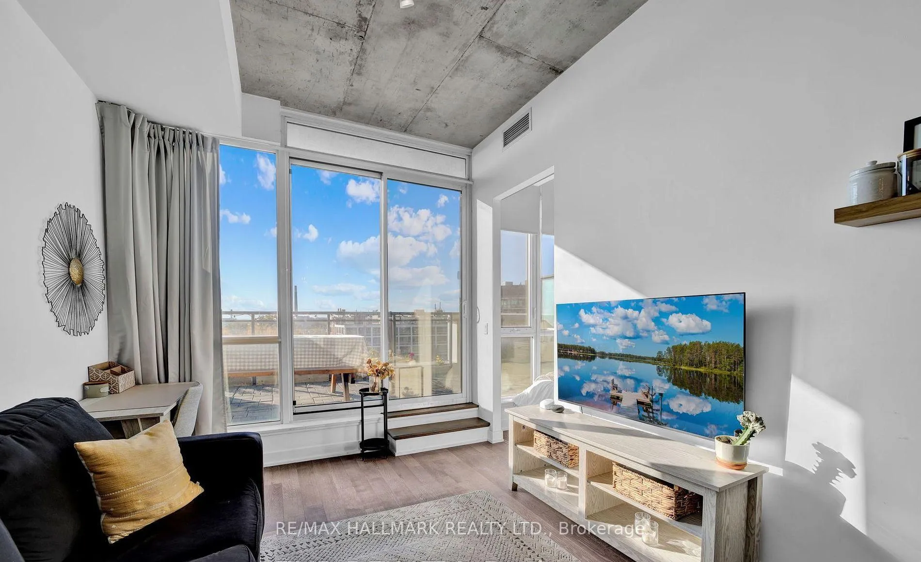Photo 10 of Unit 804, 1238 Dundas Street E, Toronto, South Riverdale — HOMEH