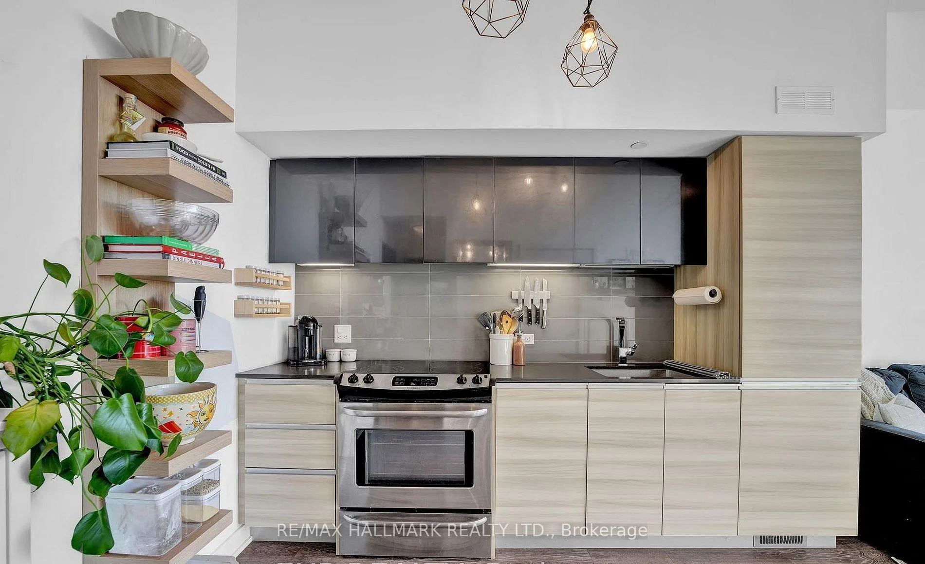 Photo 11 of Unit 804, 1238 Dundas Street E, Toronto, South Riverdale — HOMEH
