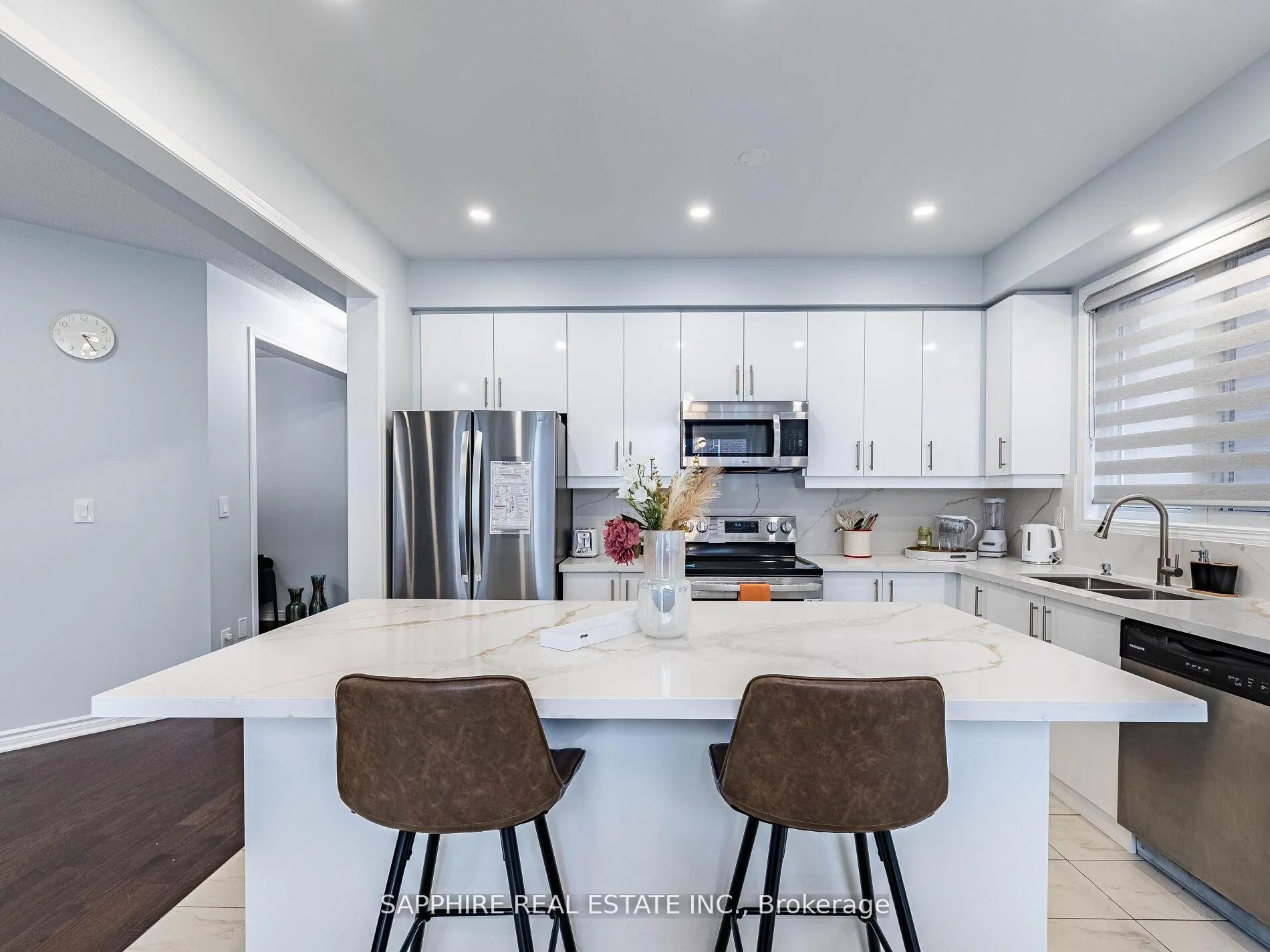 Photo 15 of 325 Trudeau (Upstairs) Drive, Milton, Clarke — HOMEH