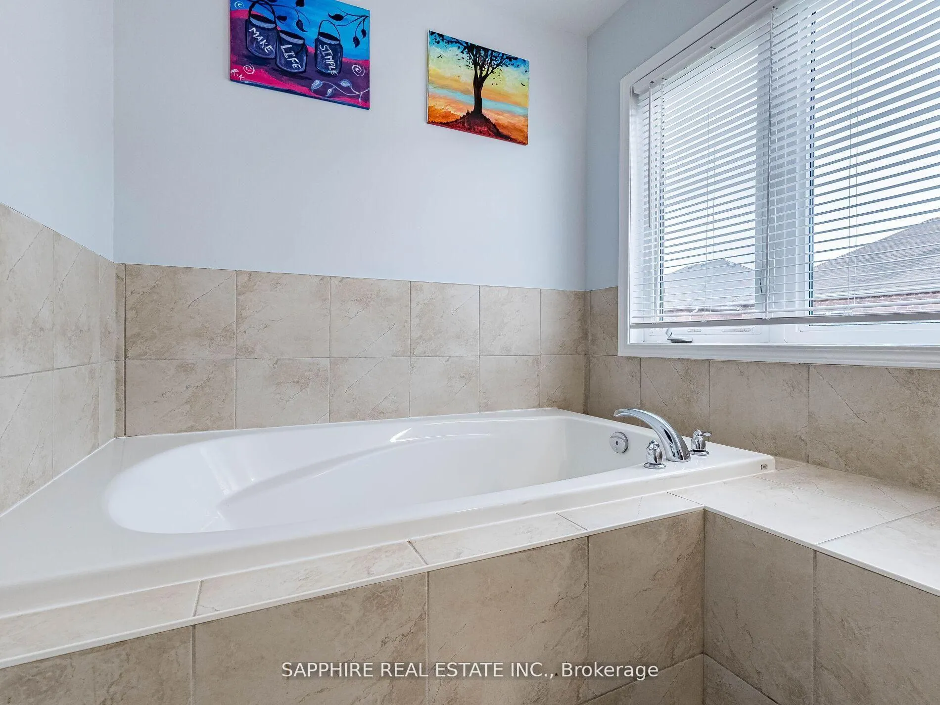 Photo 23 of 325 Trudeau (Upstairs) Drive, Milton, Clarke — HOMEH