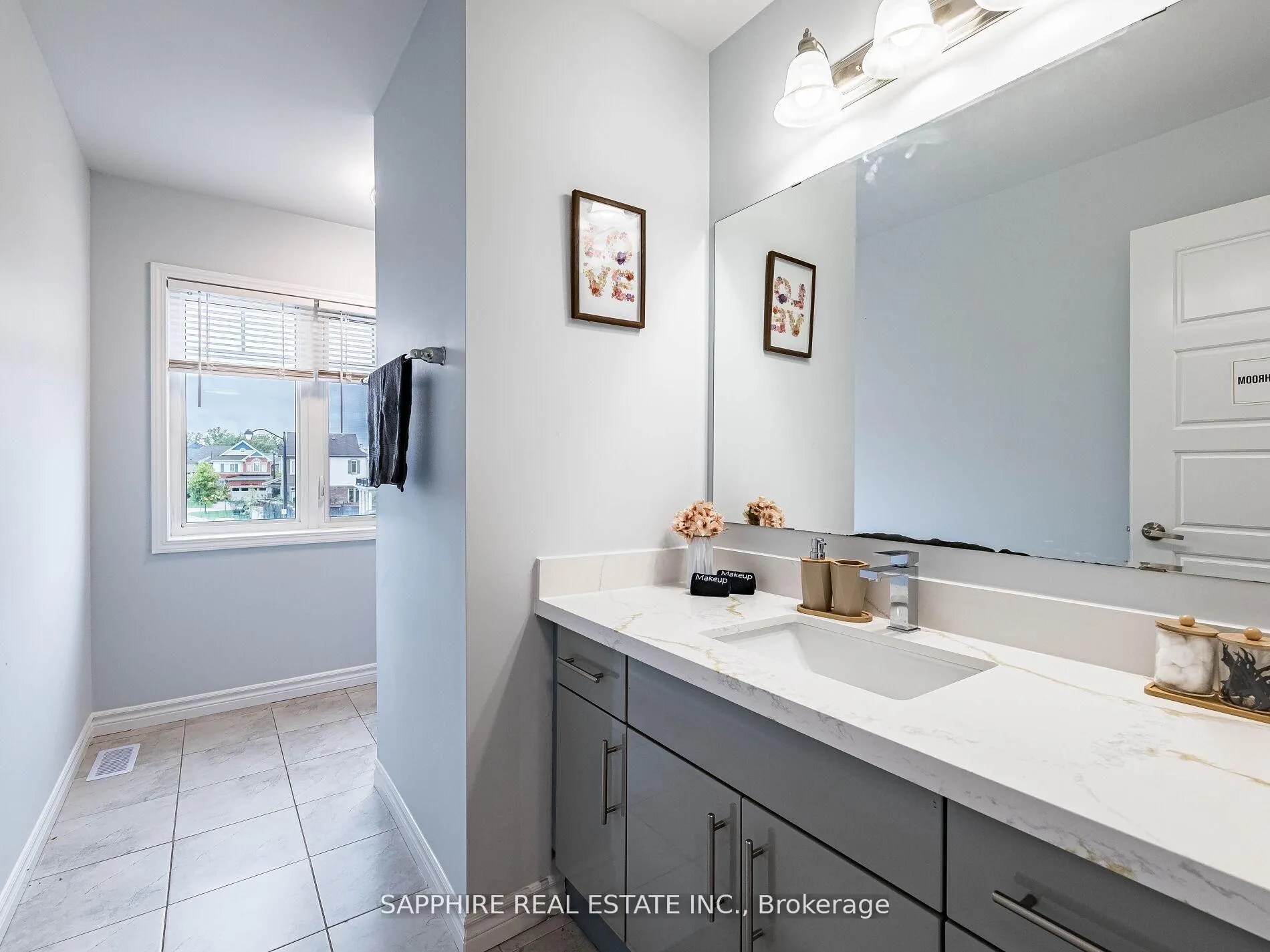 Photo 28 of 325 Trudeau (Upstairs) Drive, Milton, Clarke — HOMEH