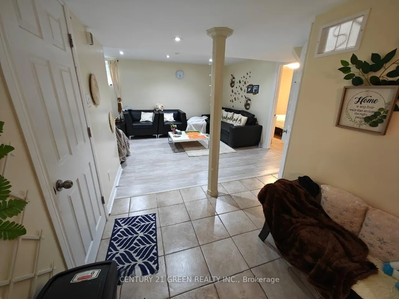 Photo 3 of Unit Bsmt, 21 Timbercove Road, Brampton, Credit Valley — HOMEH