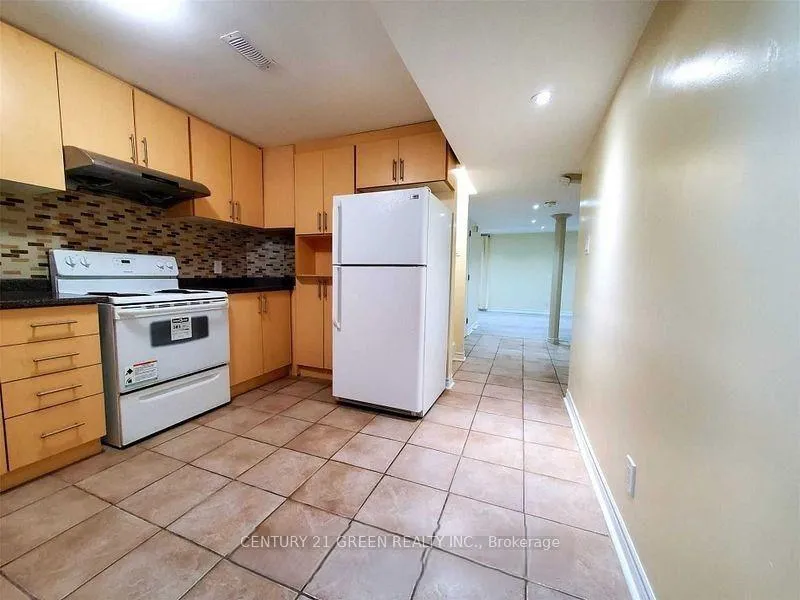 Photo 9 of Unit Bsmt, 21 Timbercove Road, Brampton, Credit Valley — HOMEH