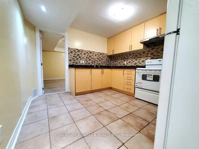 Photo 10 of Unit Bsmt, 21 Timbercove Road, Brampton, Credit Valley — HOMEH