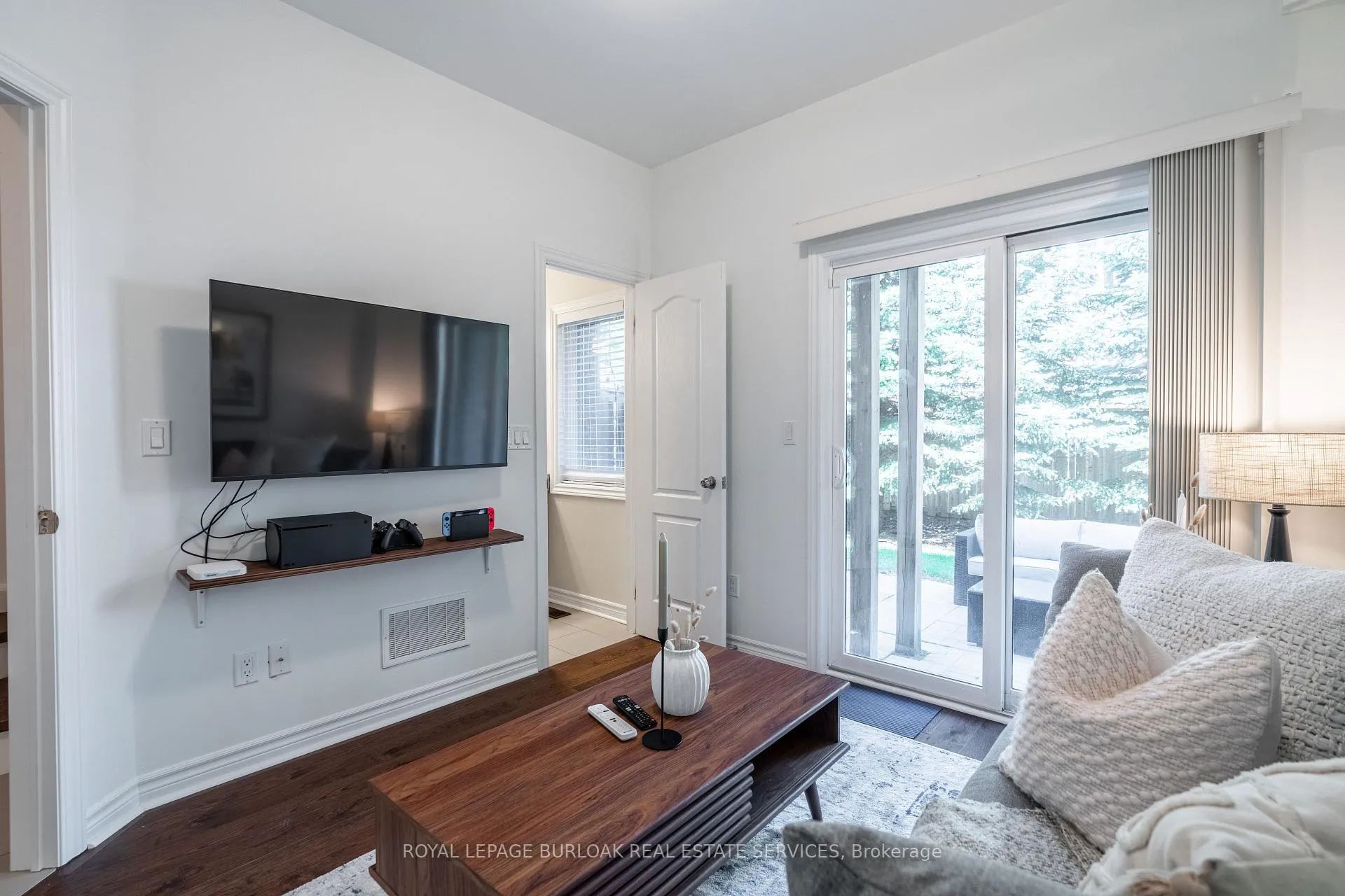 Photo 25 of 965 Reimer Common, Burlington, Freeman — HOMEH