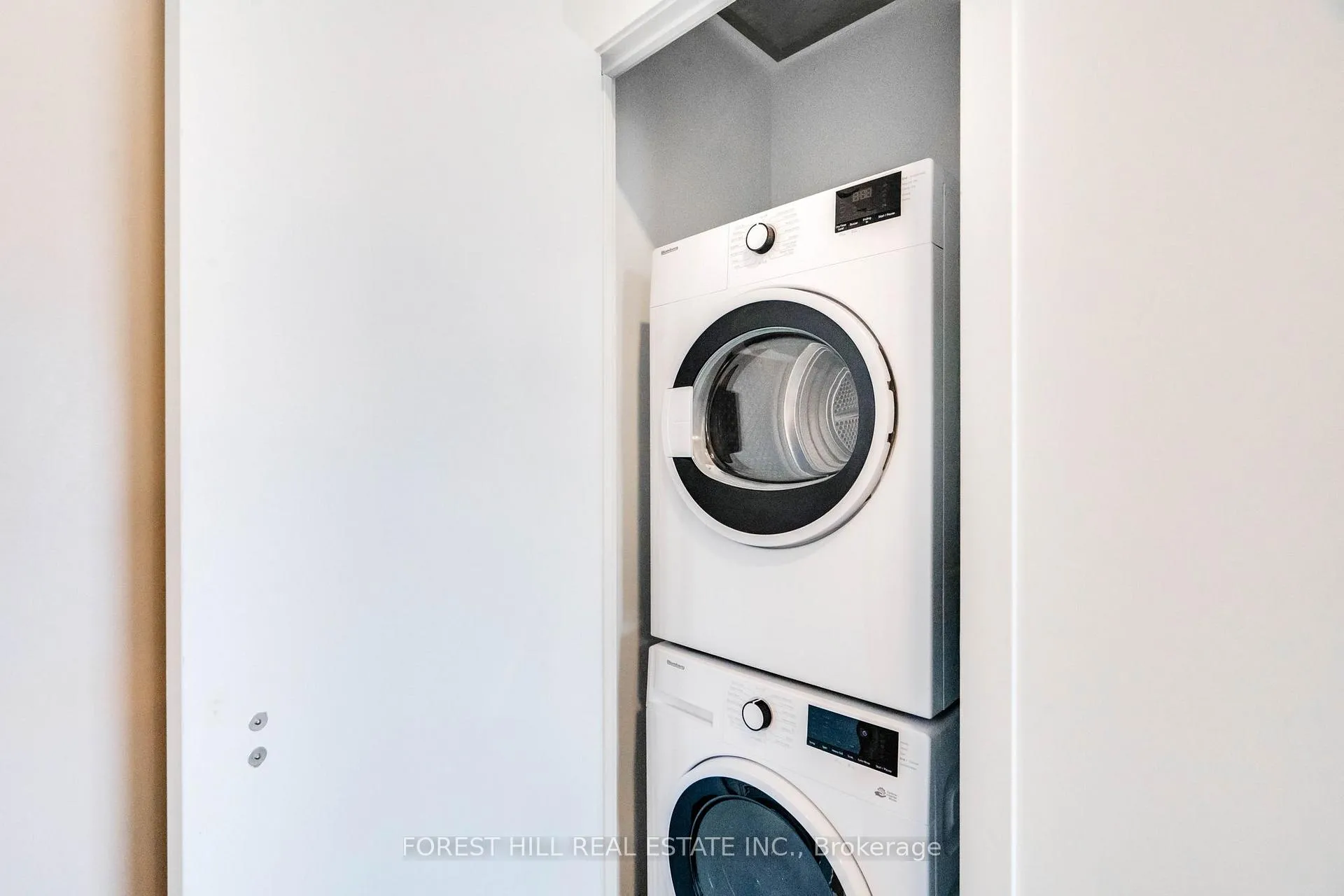 Photo 15 of Unit 833, 2020 Bathurst Street, Toronto, Forest Hill South — HOMEH