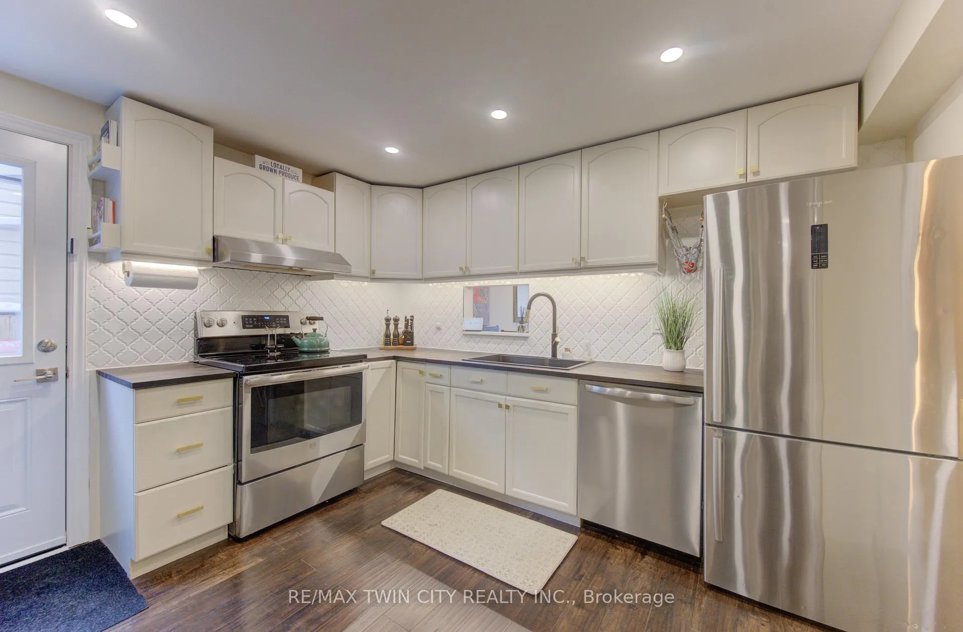 Photo 13 of Unit 36, 175 Elm Ridge Drive, Kitchener — HOMEH