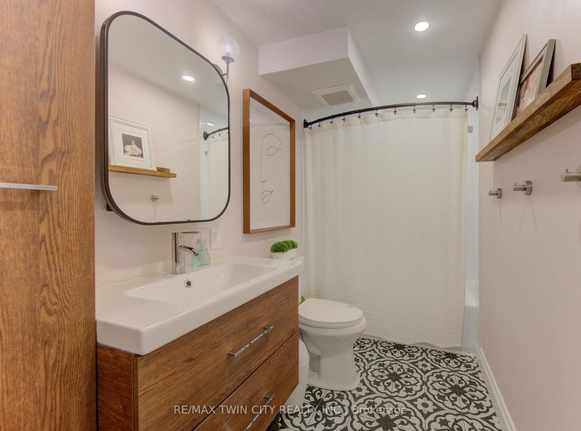 Photo 22 of Unit 36, 175 Elm Ridge Drive, Kitchener — HOMEH