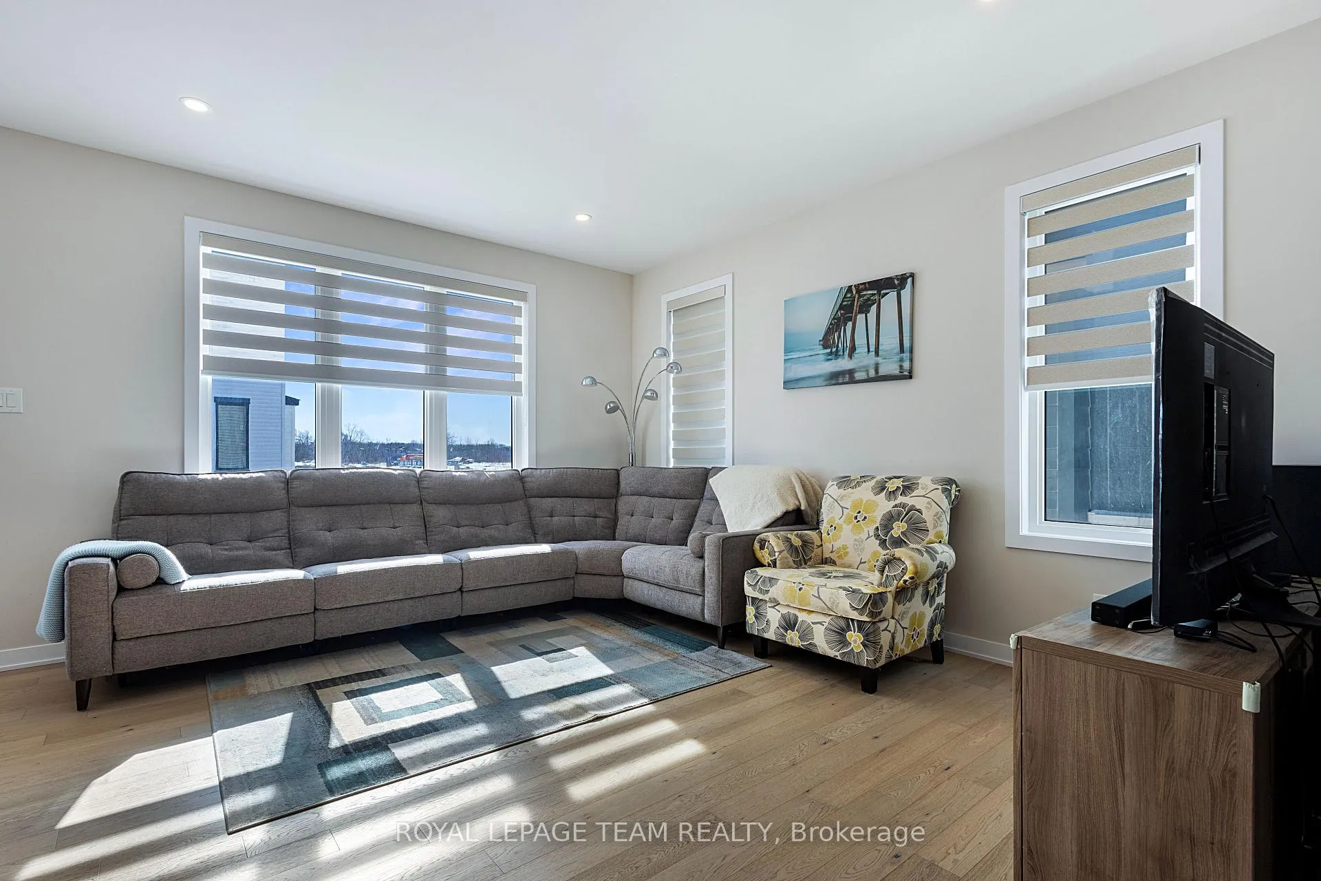 Photo 7 of 331 Peninsula Road, Ottawa, Barrhaven - Heritage Park — HOMEH