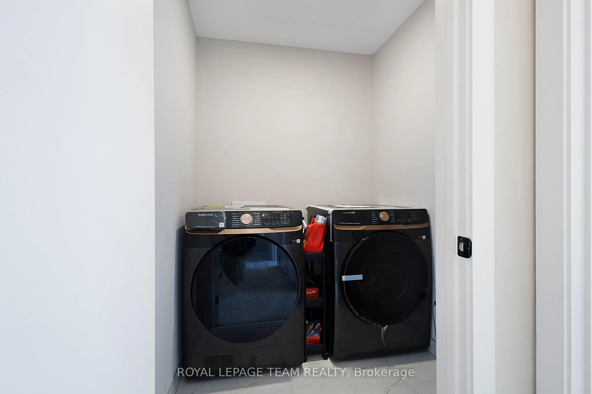 Photo 22 of 331 Peninsula Road, Ottawa, Barrhaven - Heritage Park — HOMEH
